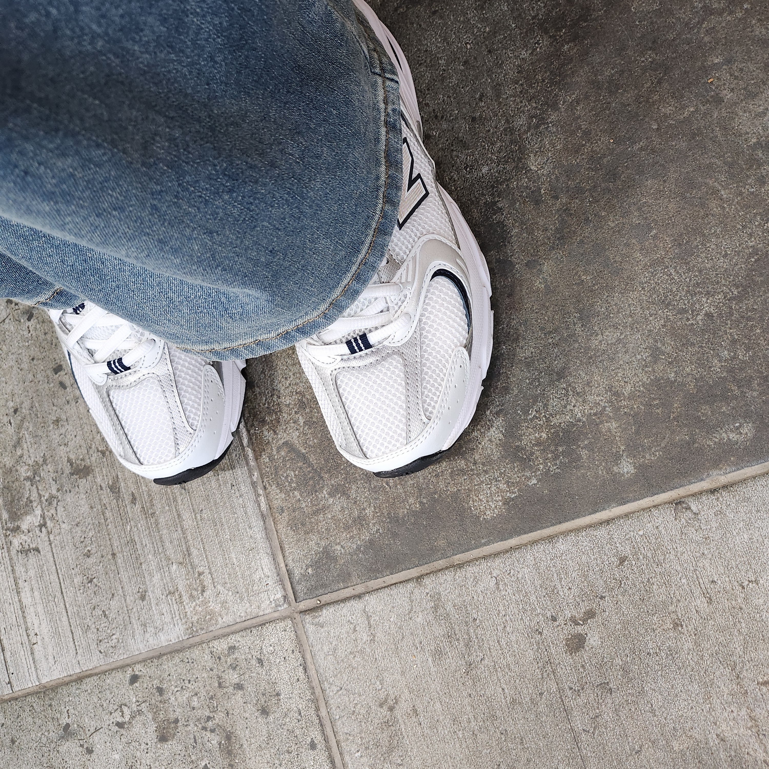New Balance 530 White 착용 스타일