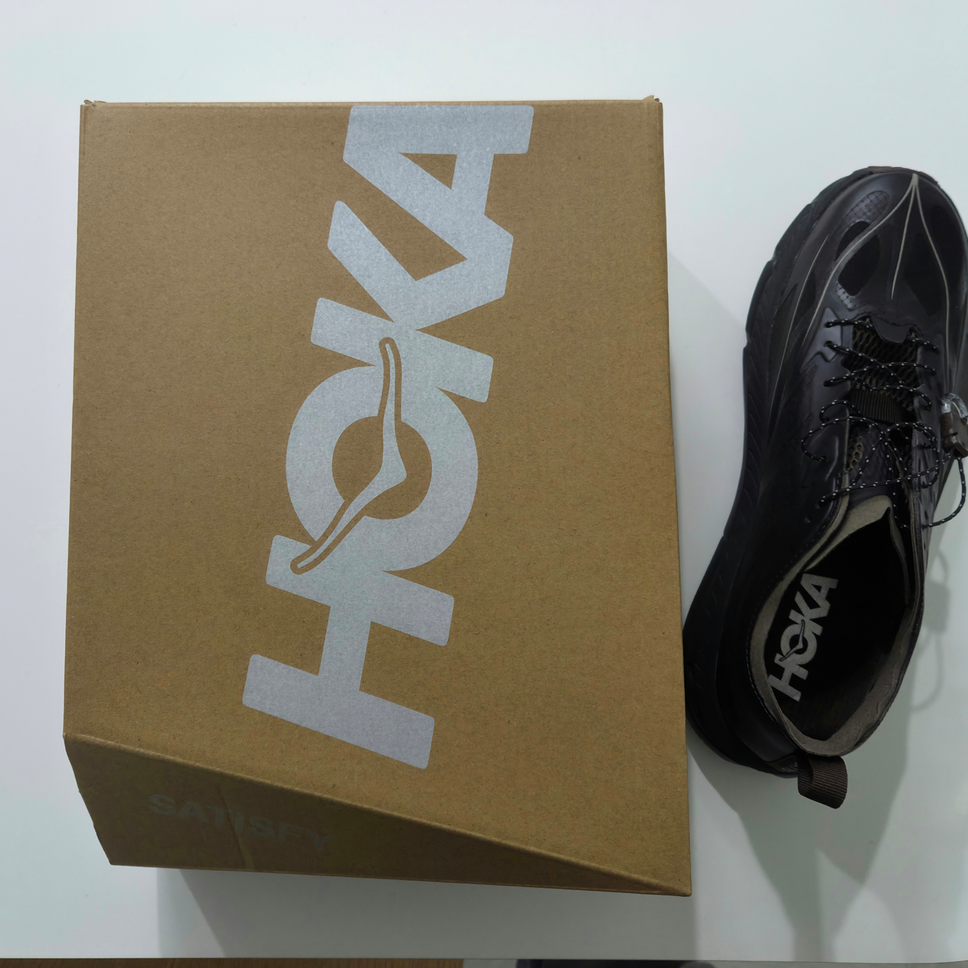 Hoka x Satisfy Mafate Speed 4 Lite Coffee 착용 스타일 - 1