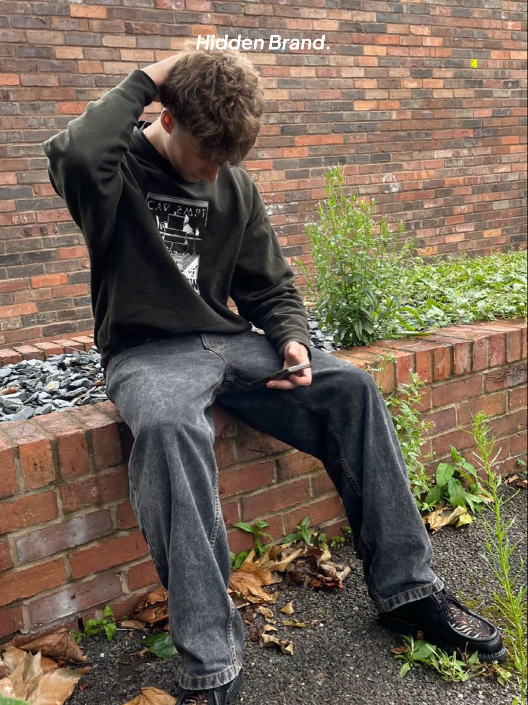 Cav Empt Overdye MD Explorer Big Heavy Hoody Grey - 24FW, Cav Empt Overdye Taped Light Zip Hoody Charcoal - 24FW 착용 스타일 - 7