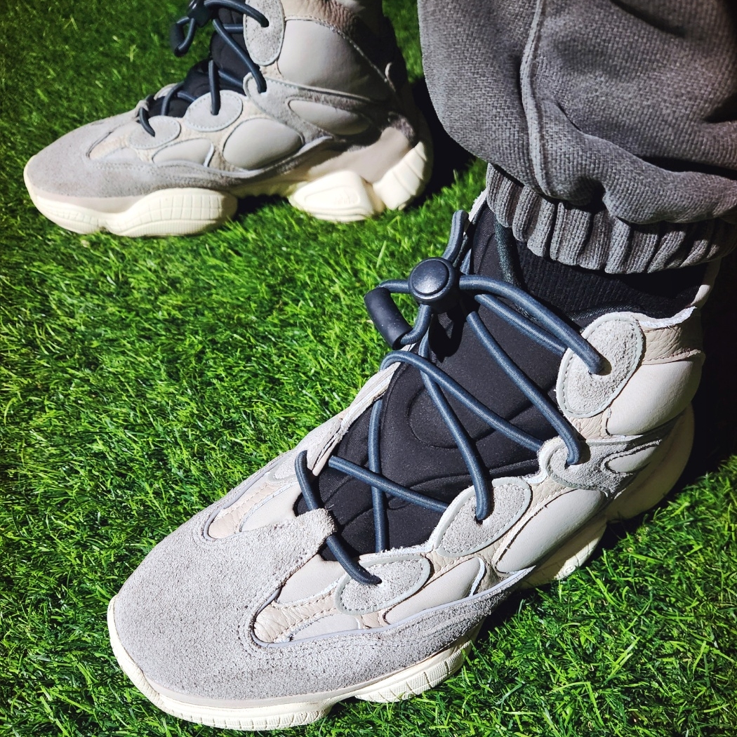 Yeezy Gap Engineered By Balenciaga Dove Hoodie White, Adidas Yeezy 500 High Mist Stone 착용 스타일 - 5