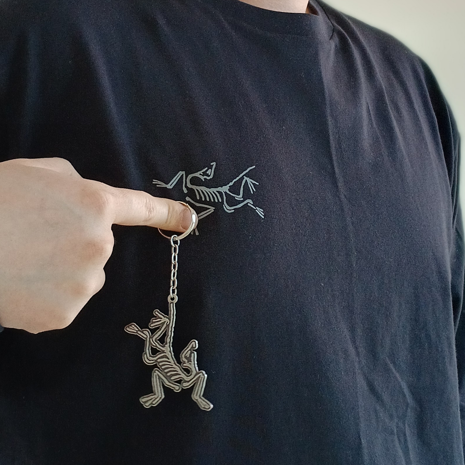 Arc'teryx Kragg SL Cotton LS Shirt Black, Arc'teryx Keyring Metal 착용 스타일 - 1