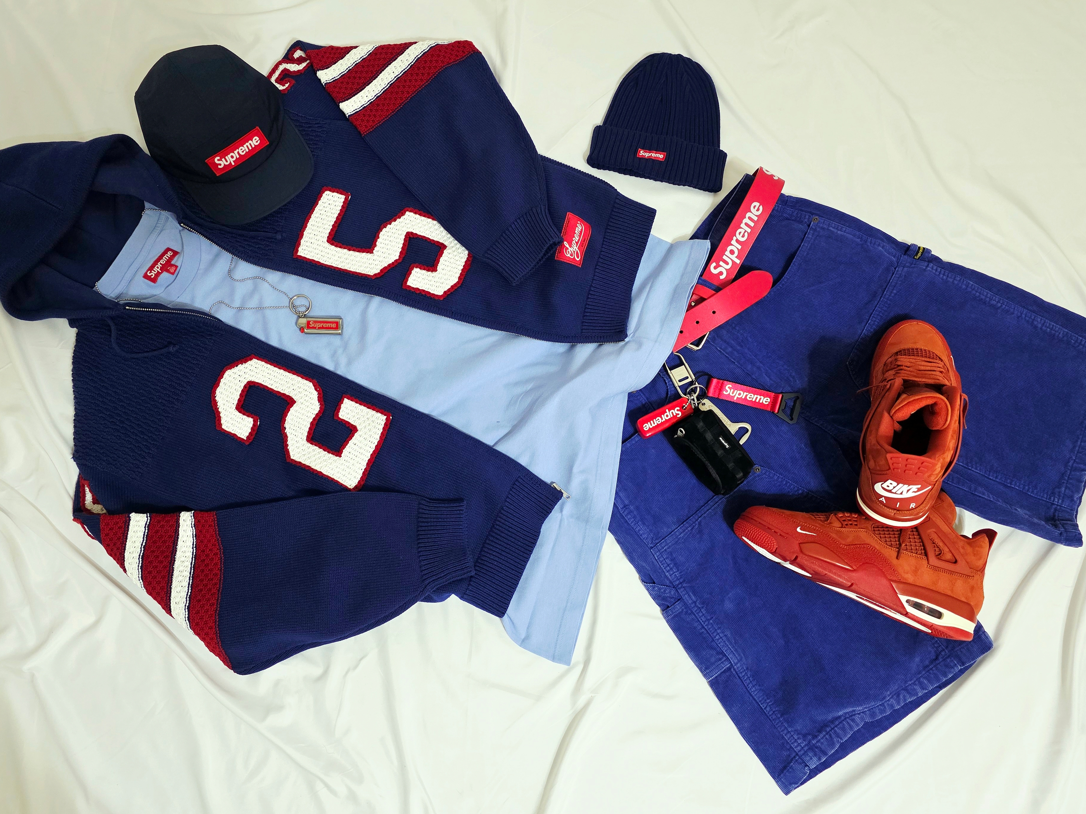 Supreme Sport Zip Up Hooded Sweater Navy - 25SS, Supreme Small Box L/S T-Shirt Lavender Blue - 23FW 착용 스타일 - 4