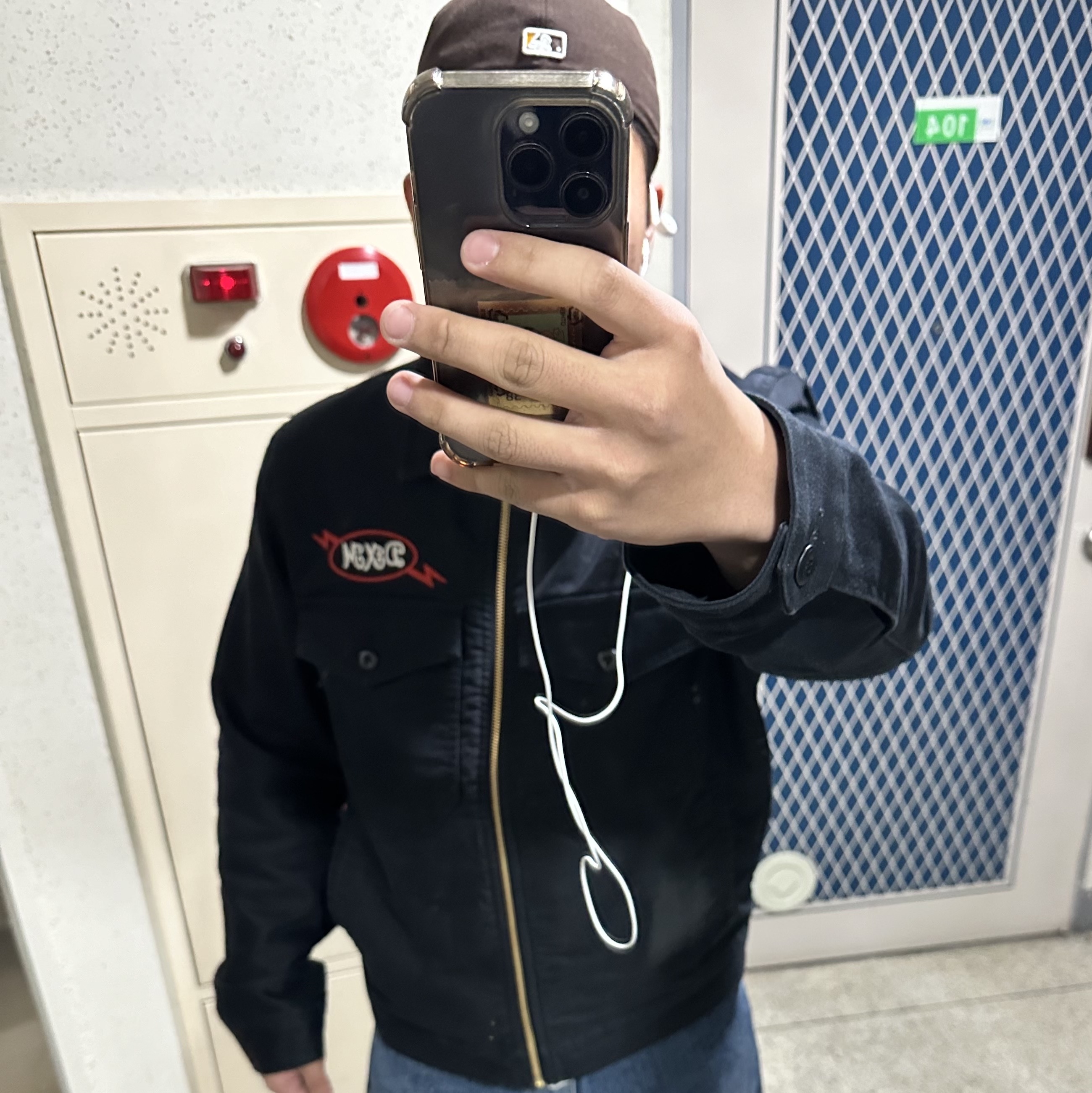 New Era MLB Authentic San Diego Padres Game Brown, Deus Ex Machina Stepper Jacket Black 착용 스타일