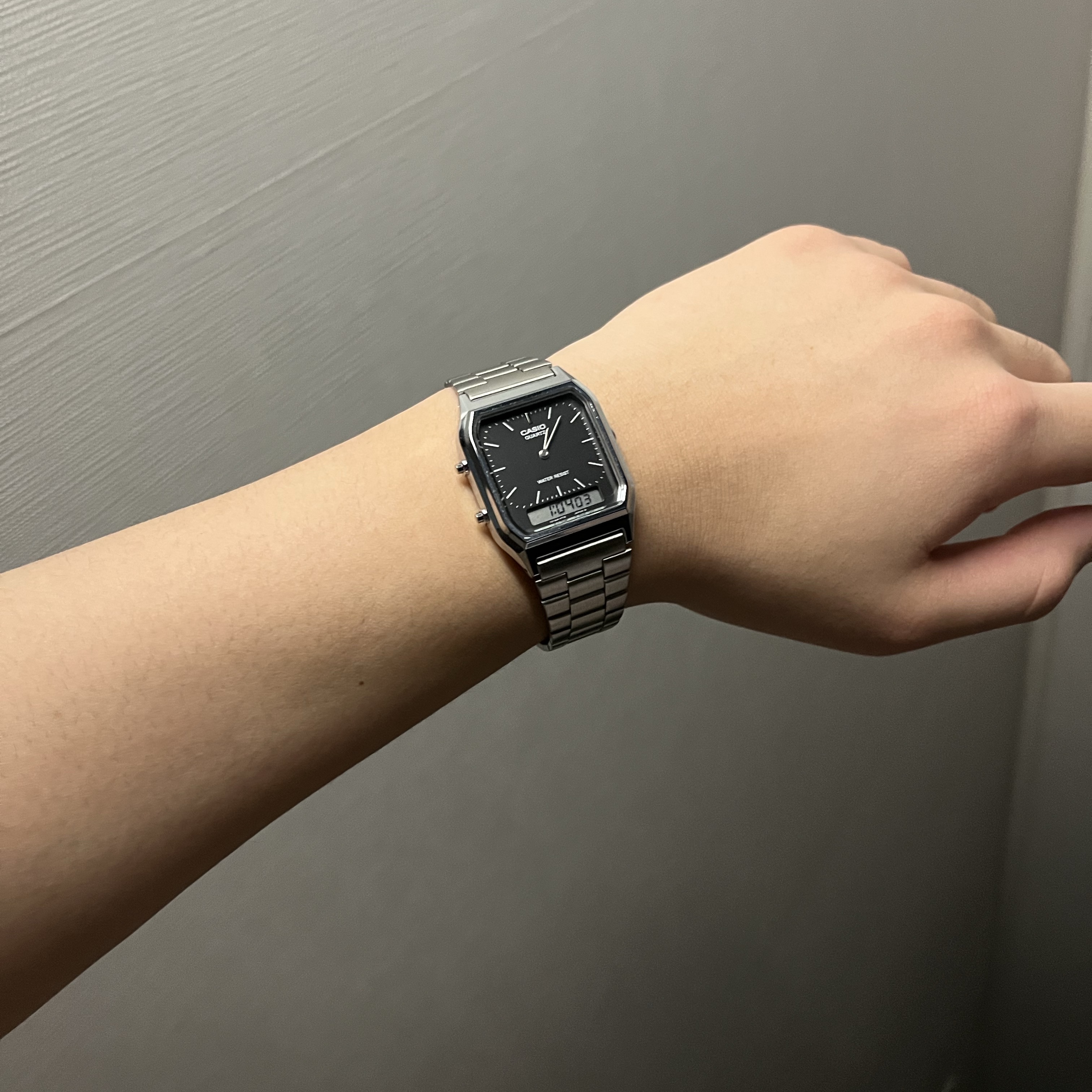 Casio AQ-230A-1DMQ 착용 스타일