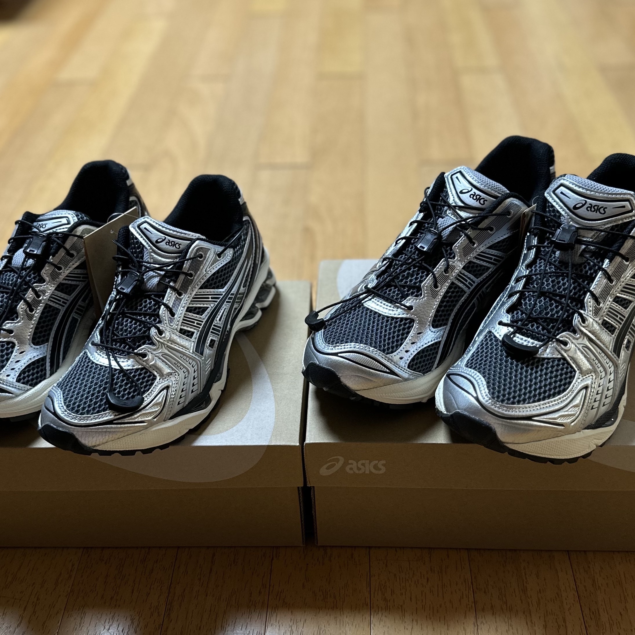 Asics Unlimited Gel-Kayano 14 Carrier Grey Black 착용 스타일