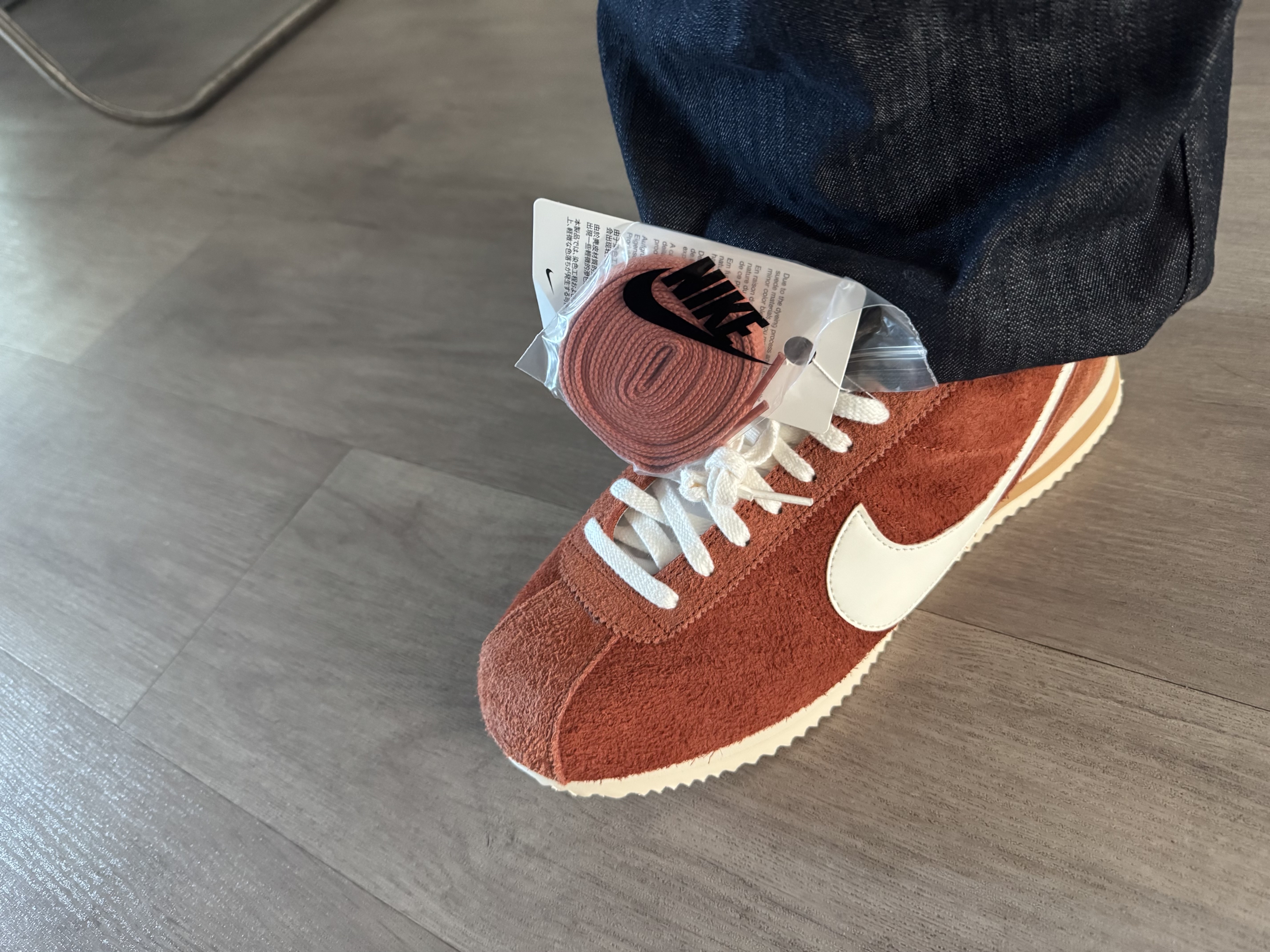 Nike Cortez SE Dark Russet Flax 착용 스타일 - 2