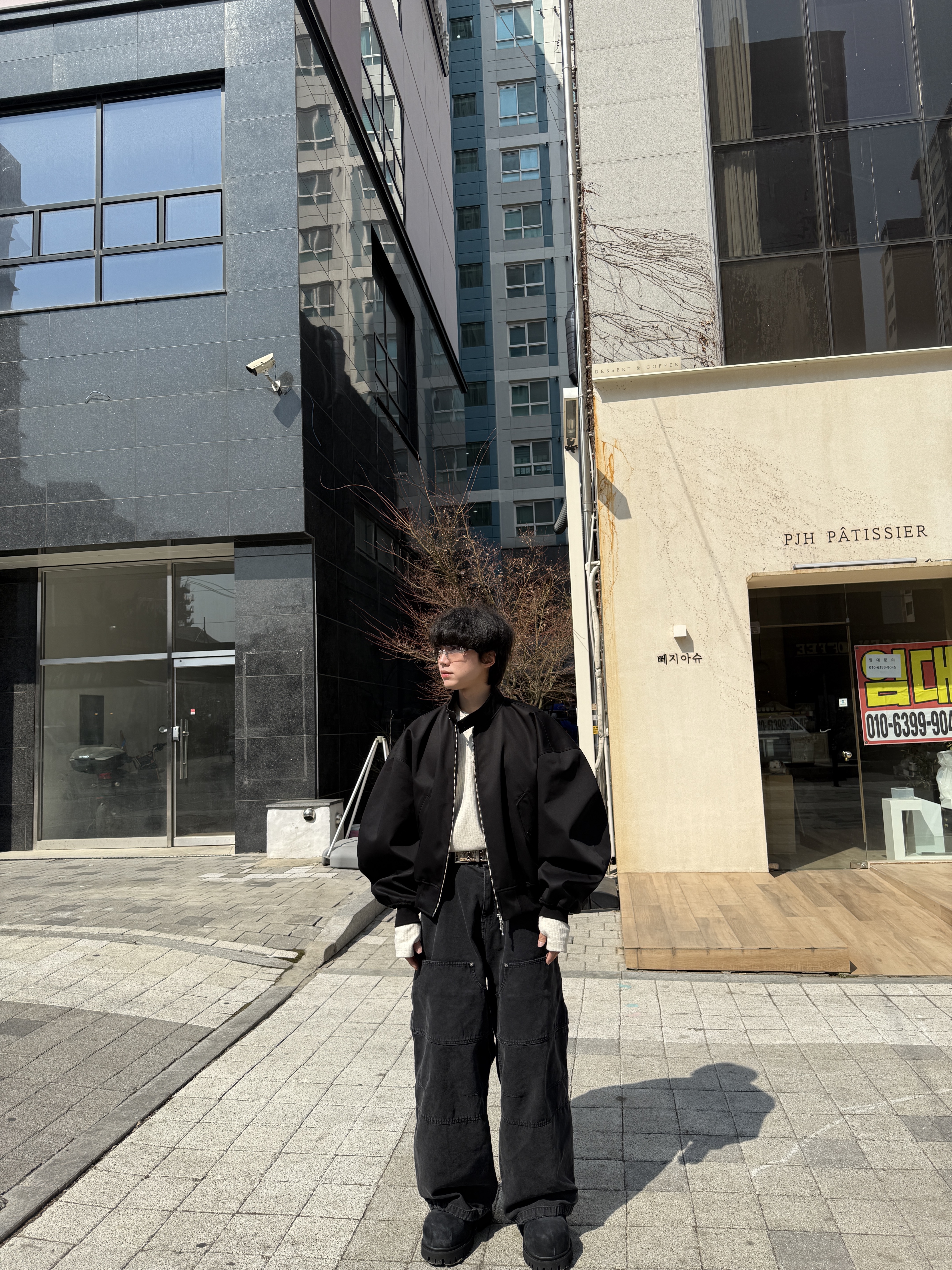 Nonnod Finger Hole Henry Neck T-Shirt Oatmeal, Kamien x MJD Double Hole Belt Black Shearling Calfskin 착용 스타일 - 10