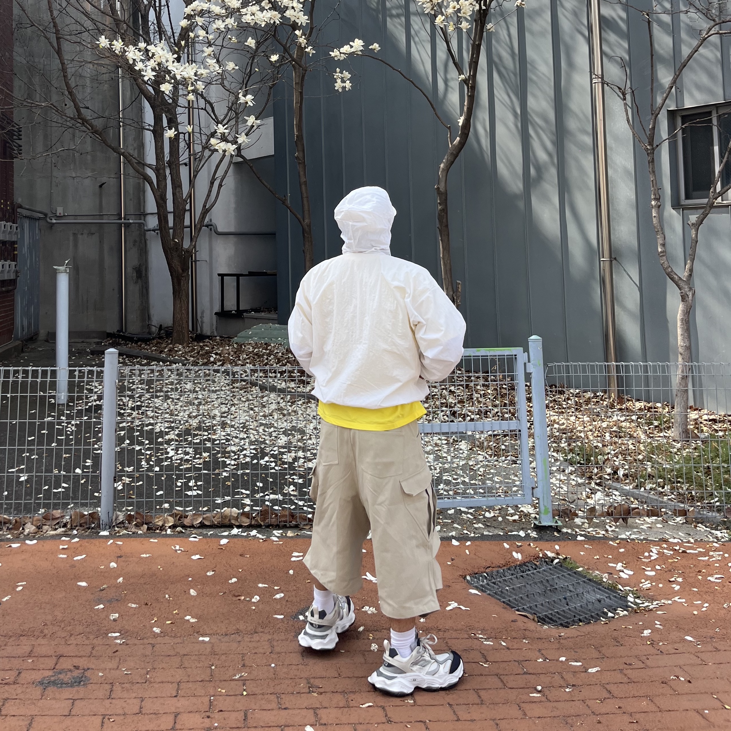 이지 x 고샤 루브친스키 블랭크 WB-01 자켓 화이트 | Yeezy | KREAM