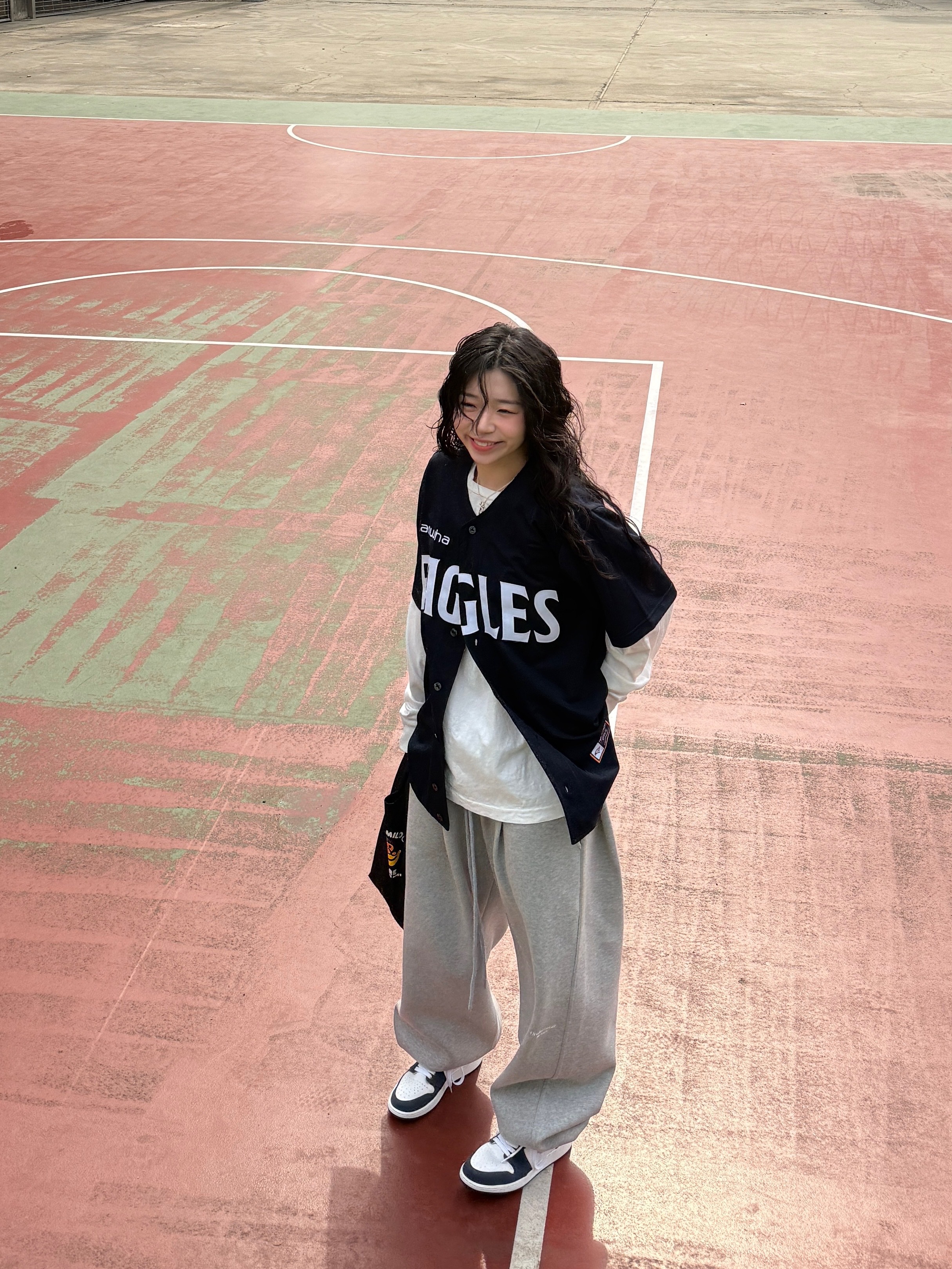 (GS) Jordan 1 Retro High OG CO.JP Midnight Navy, Undermycar Mu.03 Anti Fxxking Logo Play Oversized Sweat Jogger Melange Gray 착용 스타일 - 3