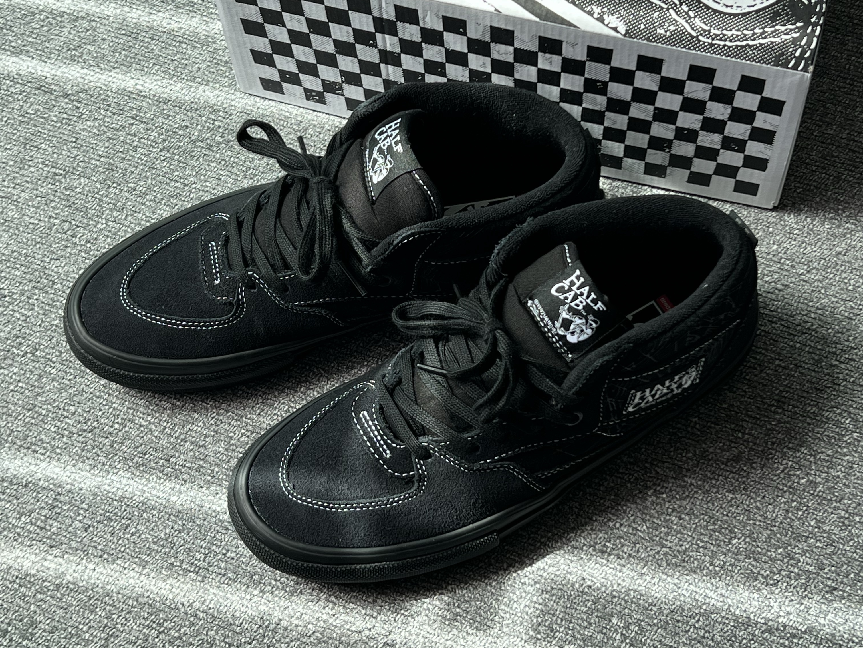 Vans Skate Half Cab Charcoal 착용 스타일 - 3