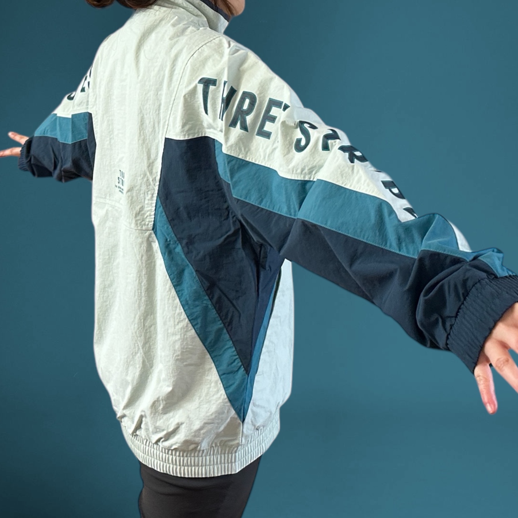 Adidas Worthing Oversized Fit Woven Full Zip Jacket Linen Green - KR Sizing 착용 스타일
