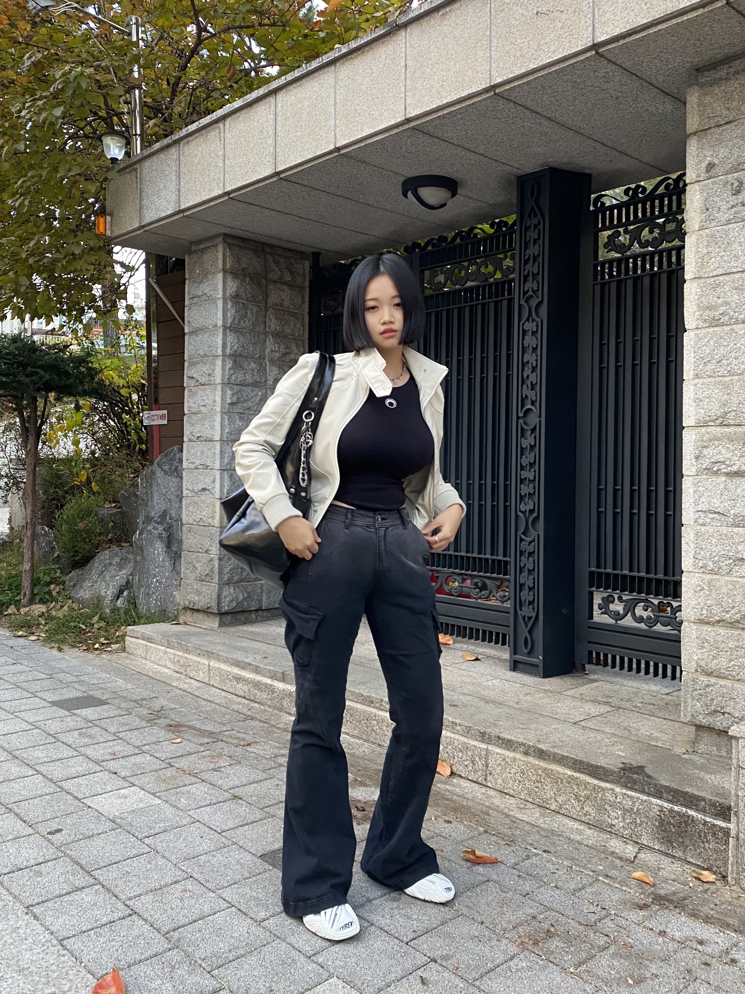 Balenciaga Tyrex Sneakers Black Grey, Balenciaga Tyrex Sneakers Black White 착용 스타일