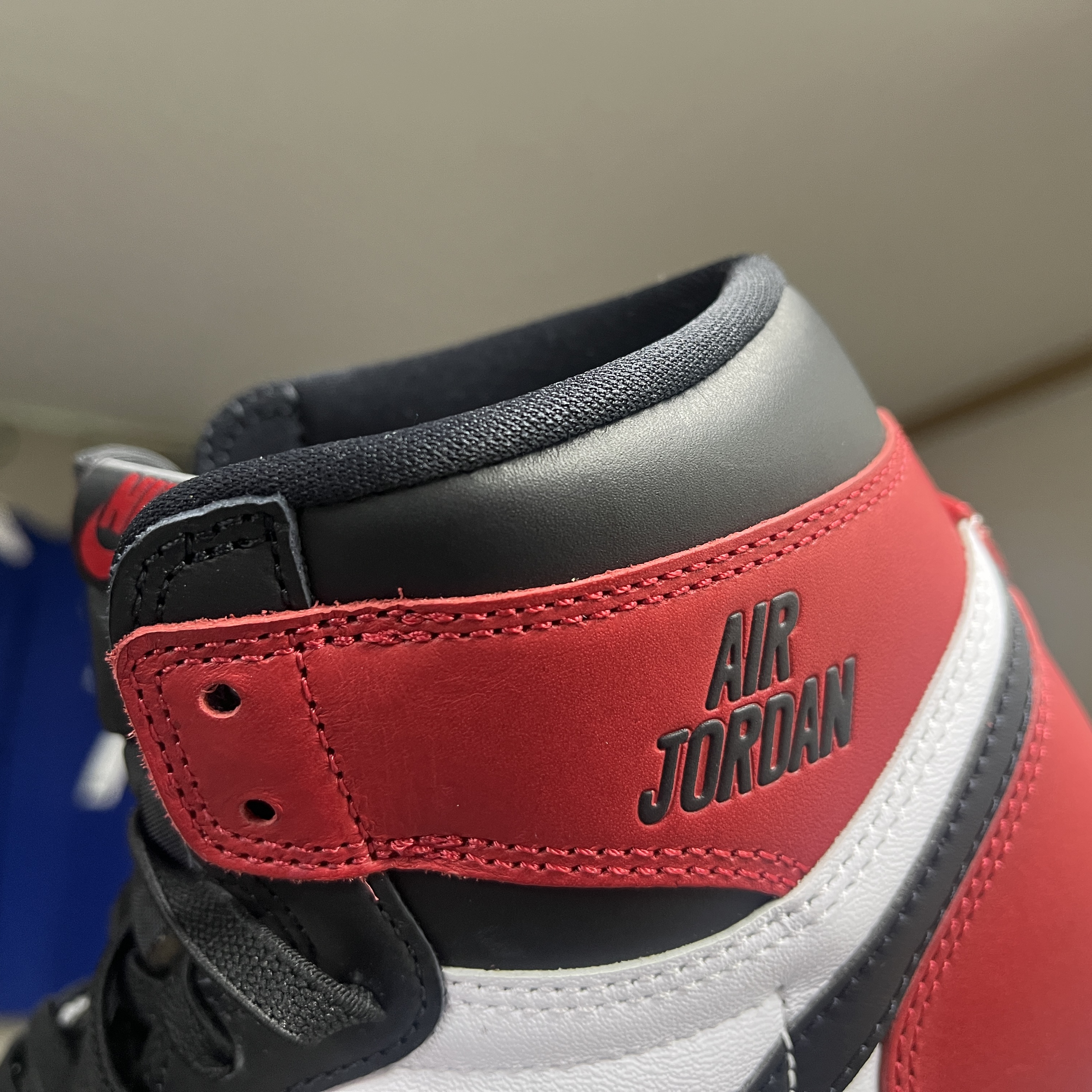 Jordan 1 Retro High OG Black Toe 착용 스타일 - 2