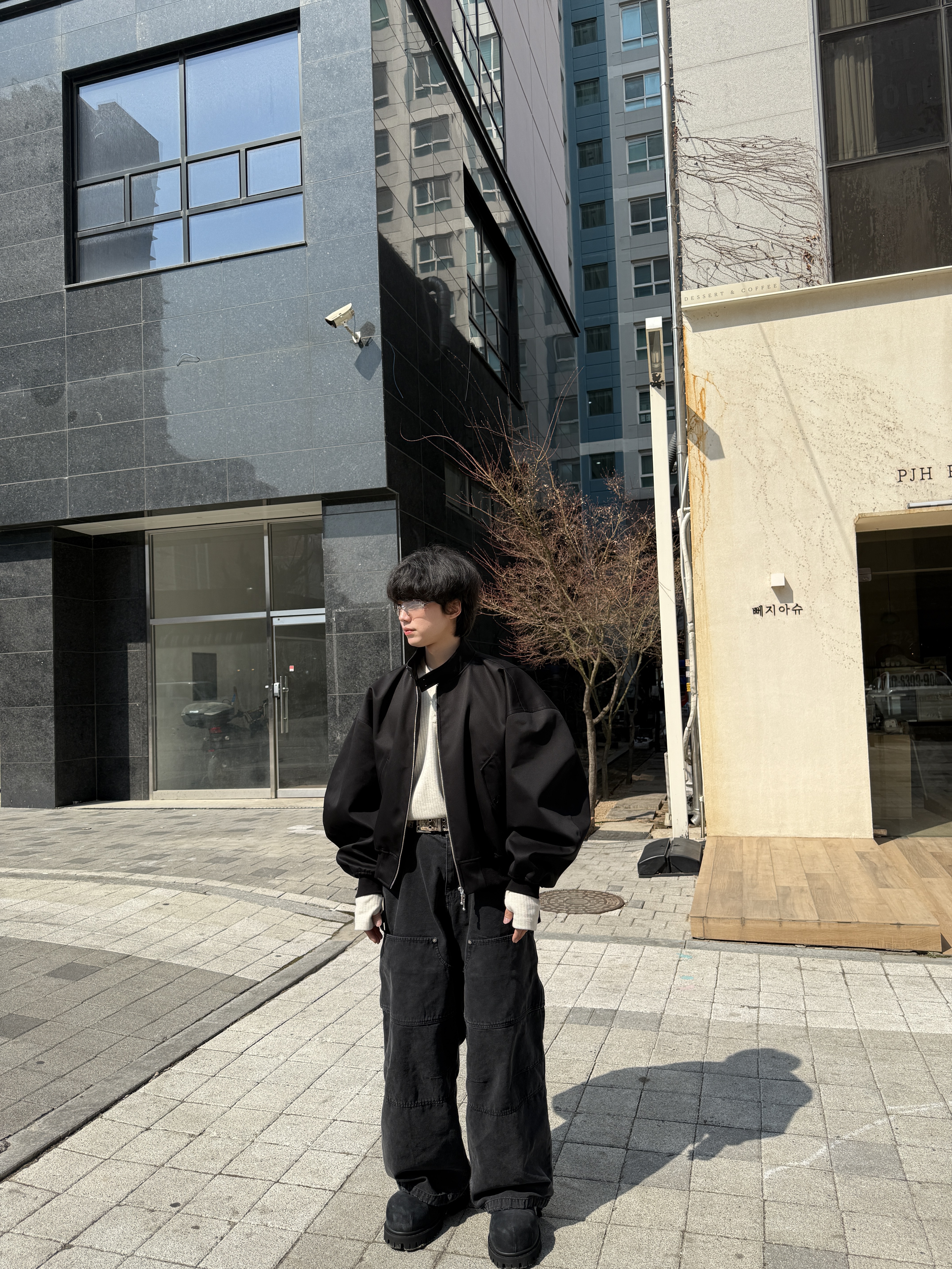Nonnod Finger Hole Henry Neck T-Shirt Oatmeal, Kamien x MJD Double Hole Belt Black Shearling Calfskin 착용 스타일 - 8