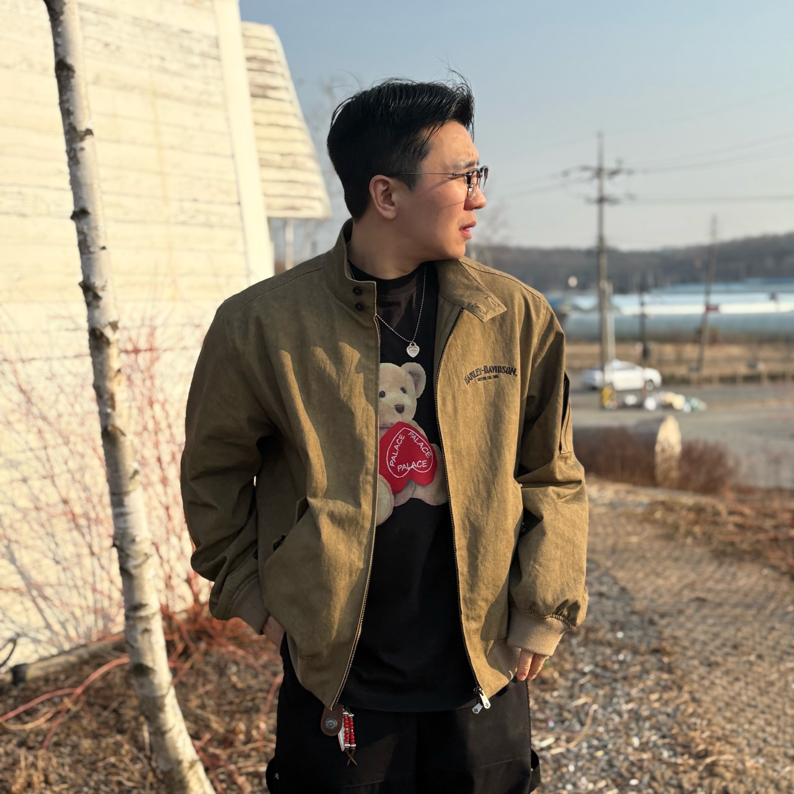 로스트가든 루트 브라운, 팔라스 테디 티셔츠 블랙 - 24SS 착용 스타일 - 5
