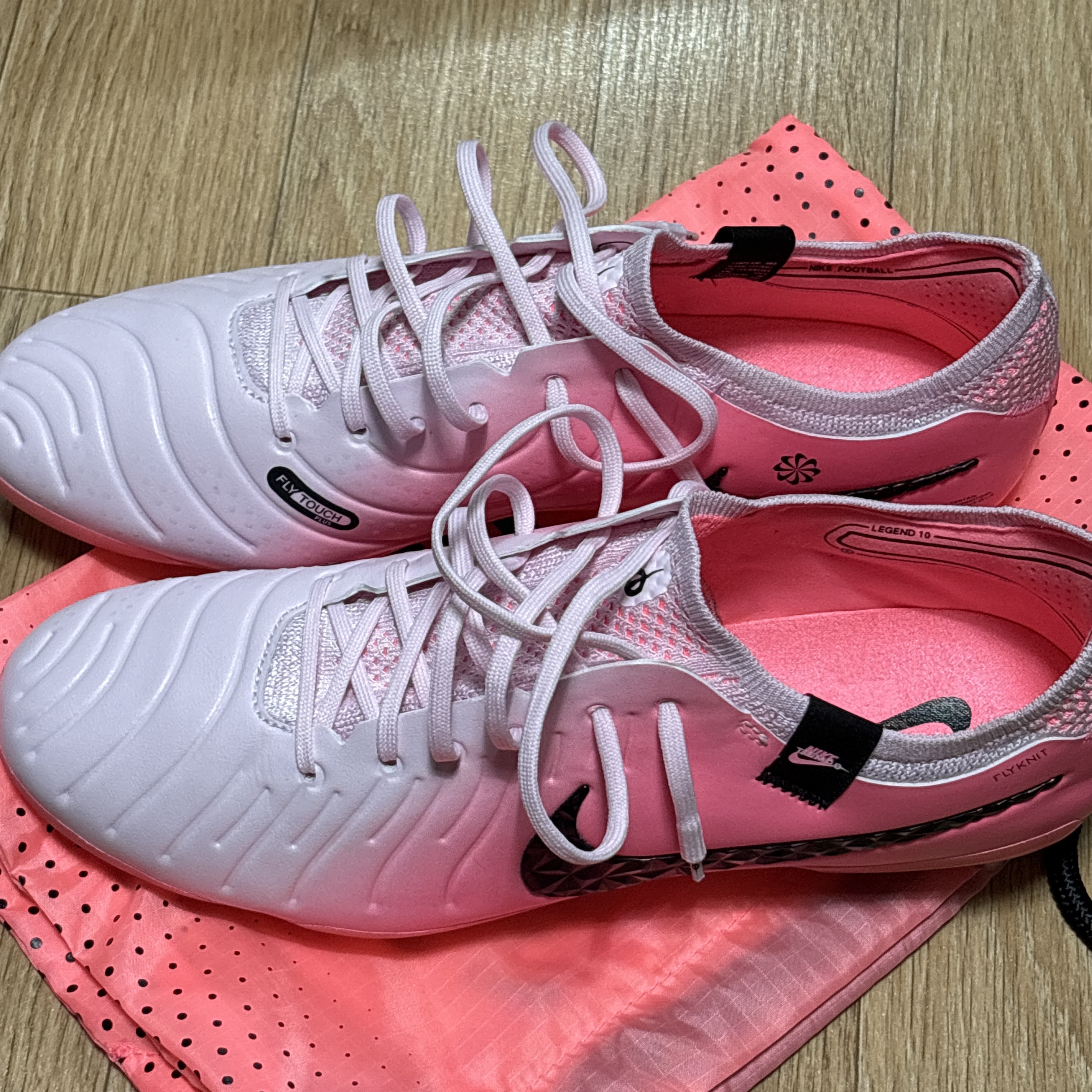 Nike Tiempo Legend 10 Elite AG Pink Foam Black 착용 스타일