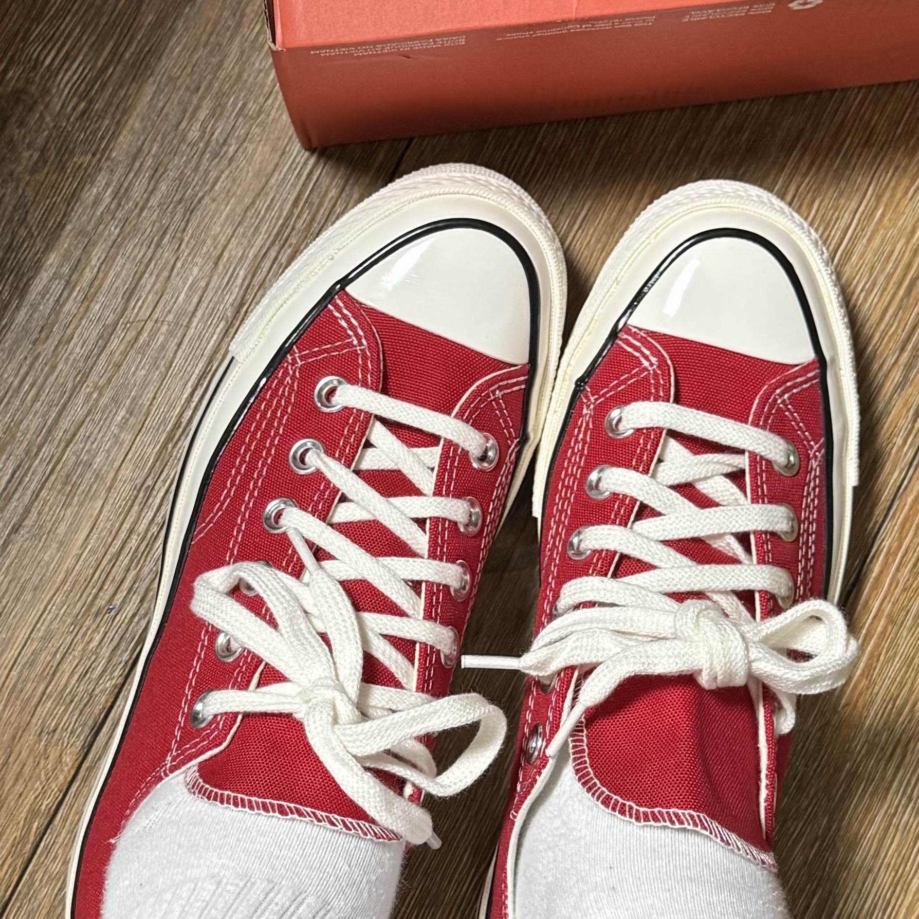 Converse Chuck 70 Ox Vintage Canvas Enamel Red 착용 스타일 - 3