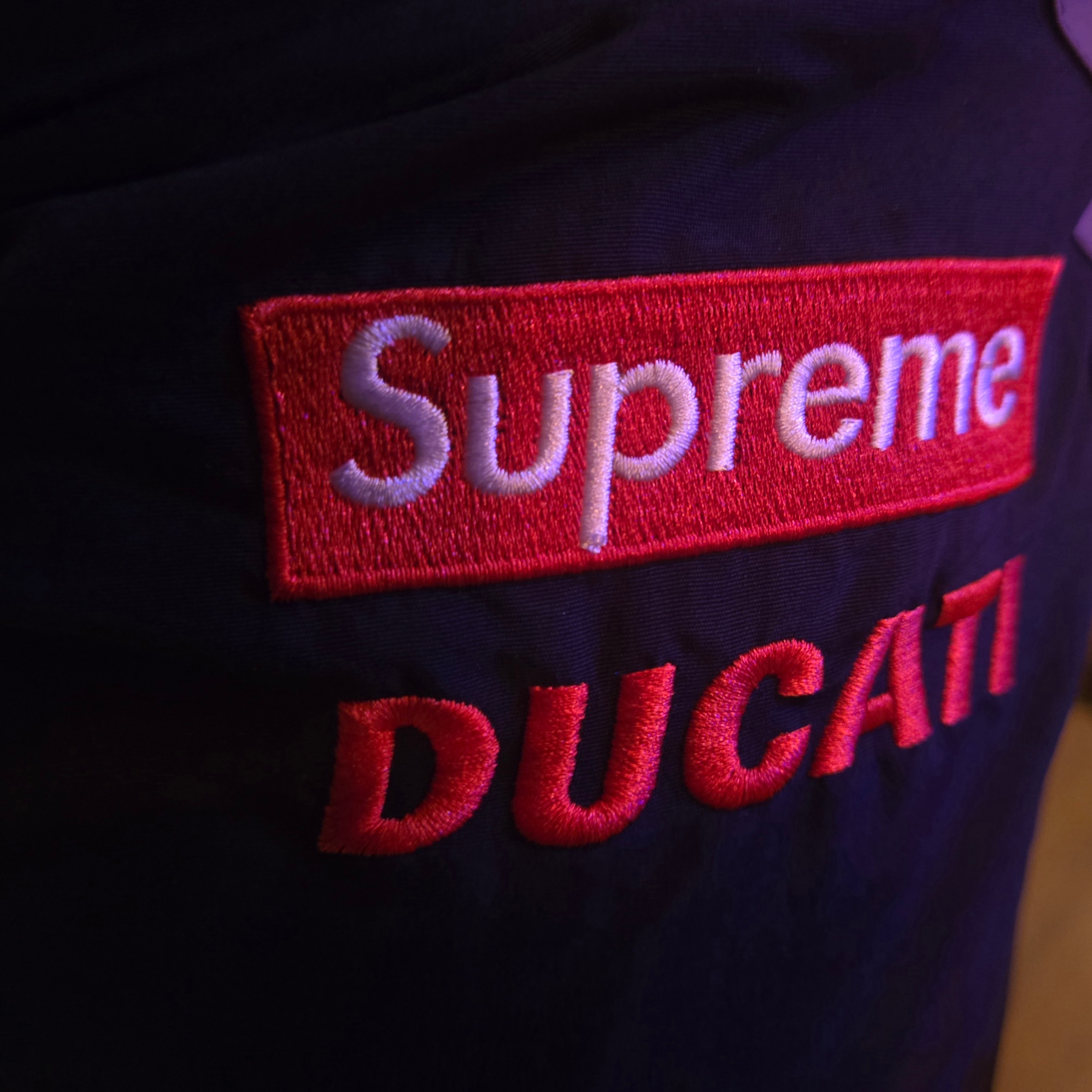 Supreme x Ducati Track Jacket Black - 24SS, Supreme x Ducati Track Pants Black - 24SS 착용 스타일 - 1