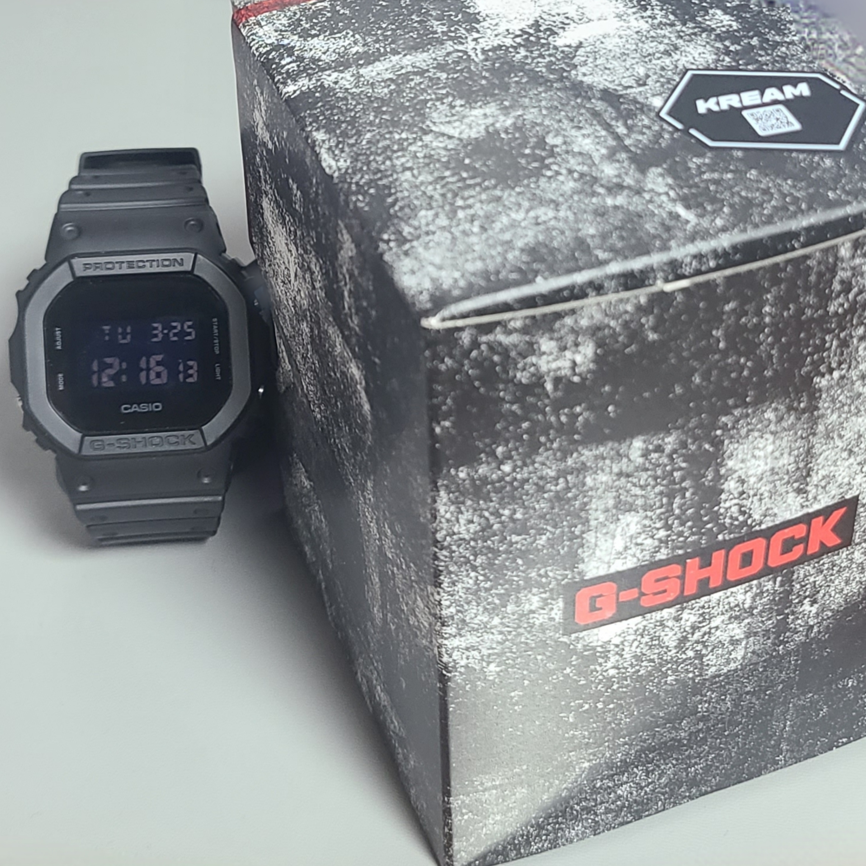 Casio G-Shock DW-5600UBB-1DR 착용 스타일