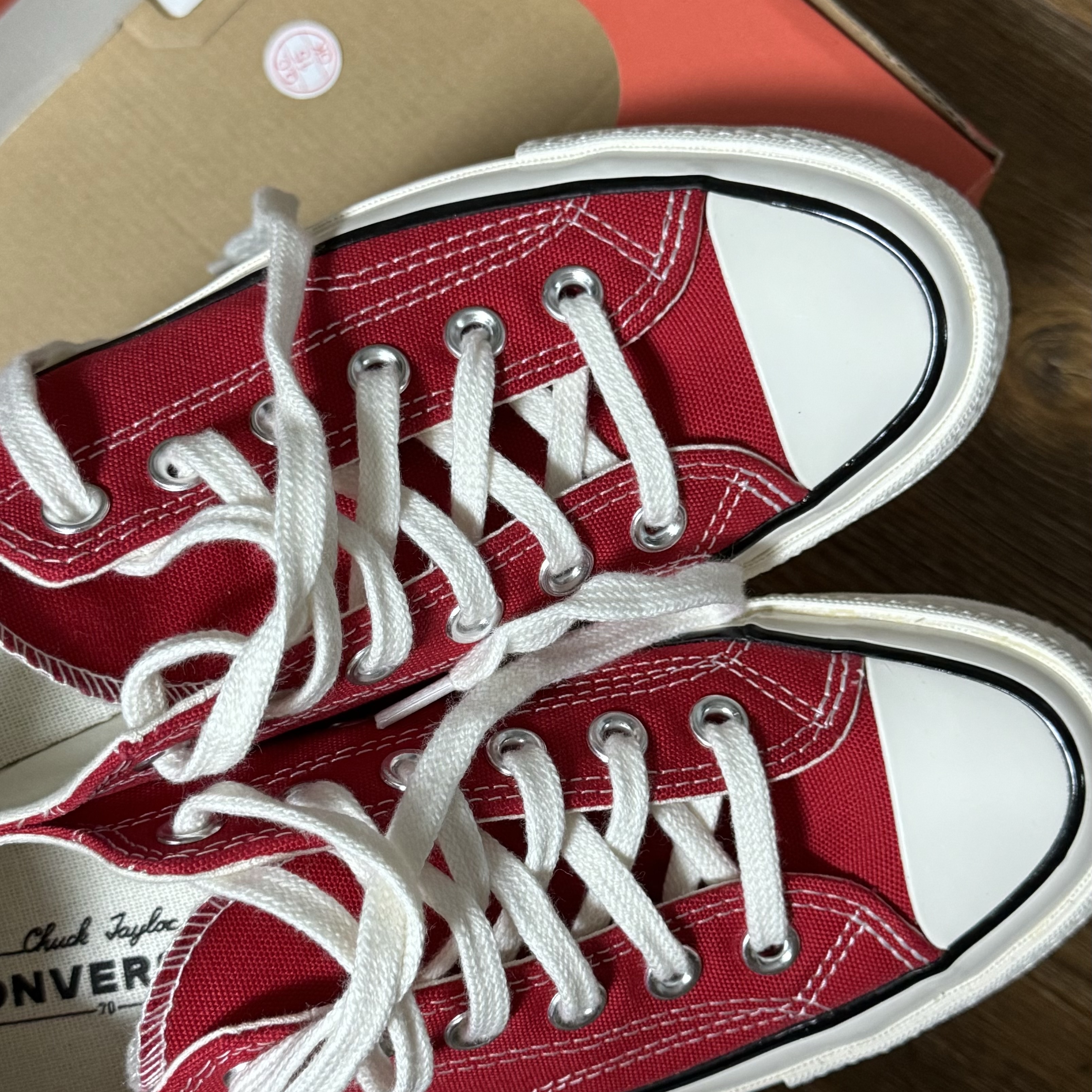 Converse Chuck 70 Ox Vintage Canvas Enamel Red 착용 스타일 - 2
