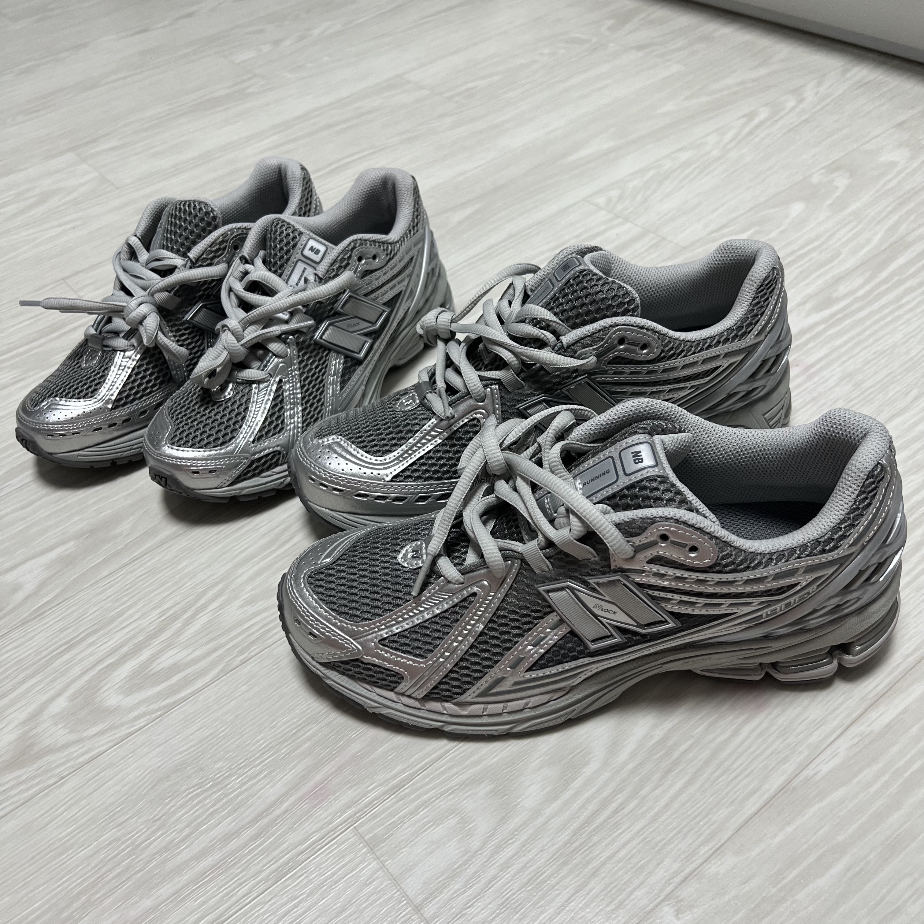New Balance 1906R Harbor Grey Silver Metalic 착용 스타일