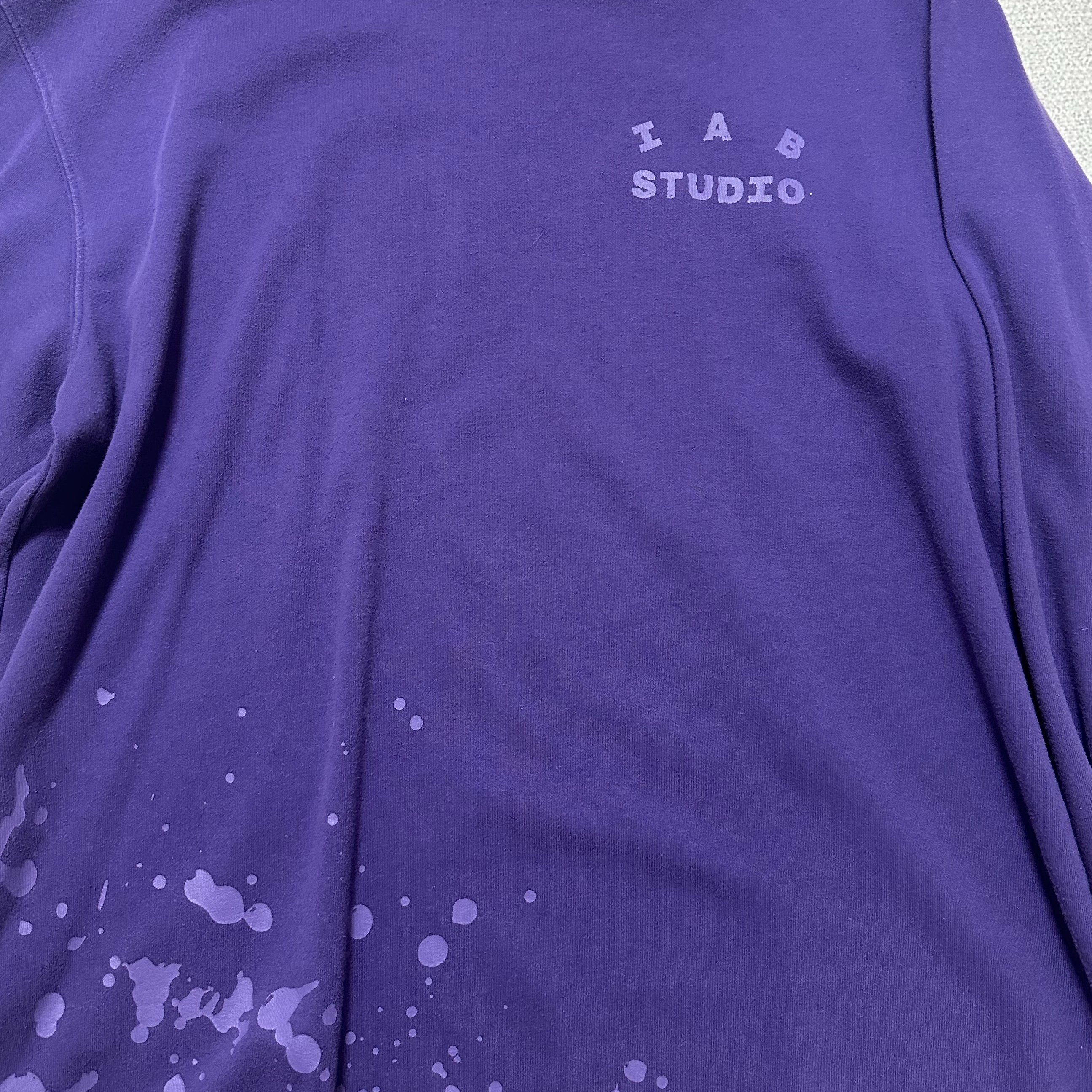 IAB Studio Long Sleeve T-Shirt Purple Splashed 착용 스타일