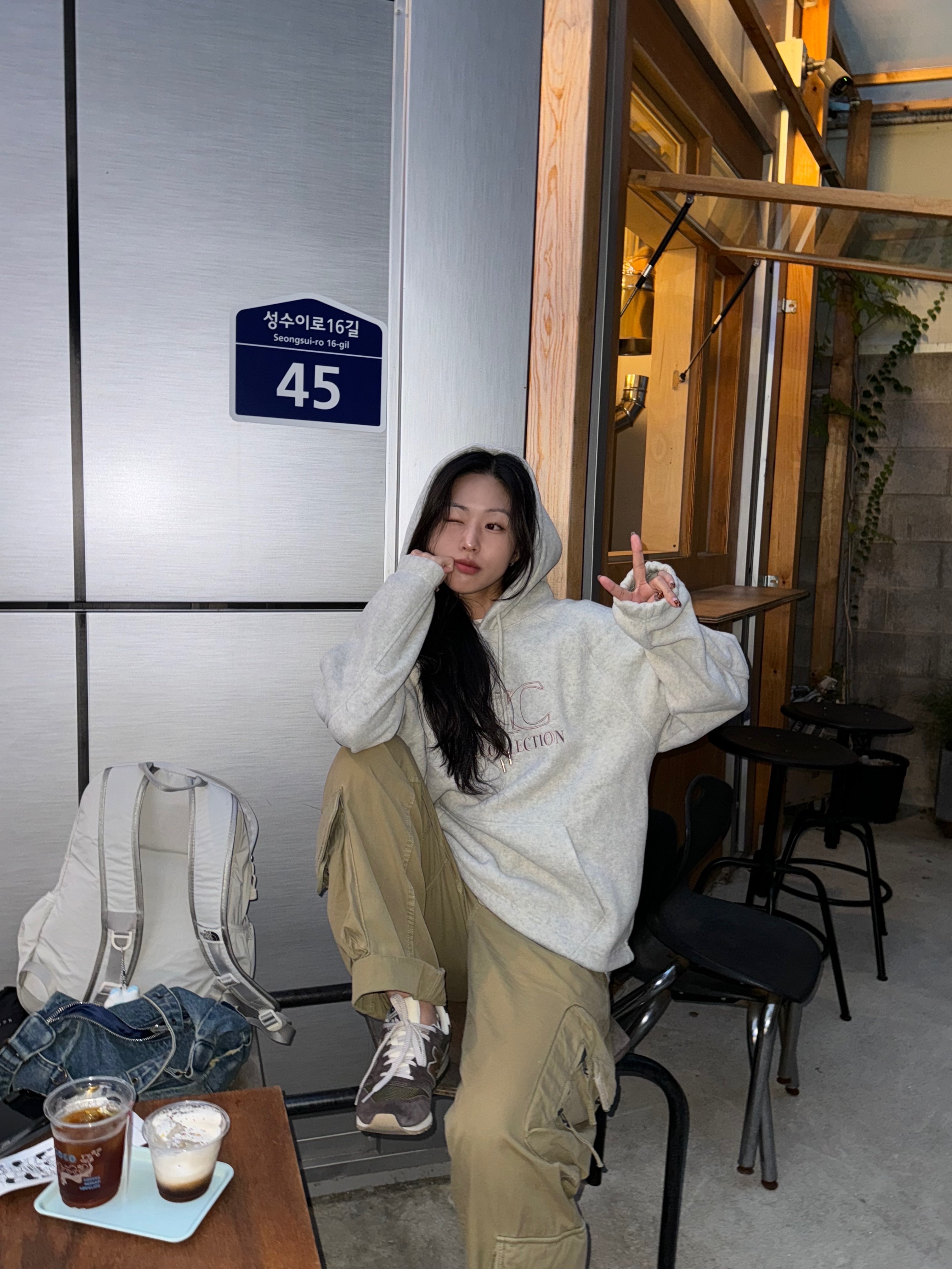 뉴발란스 996 브라운 착용 스타일 - 1