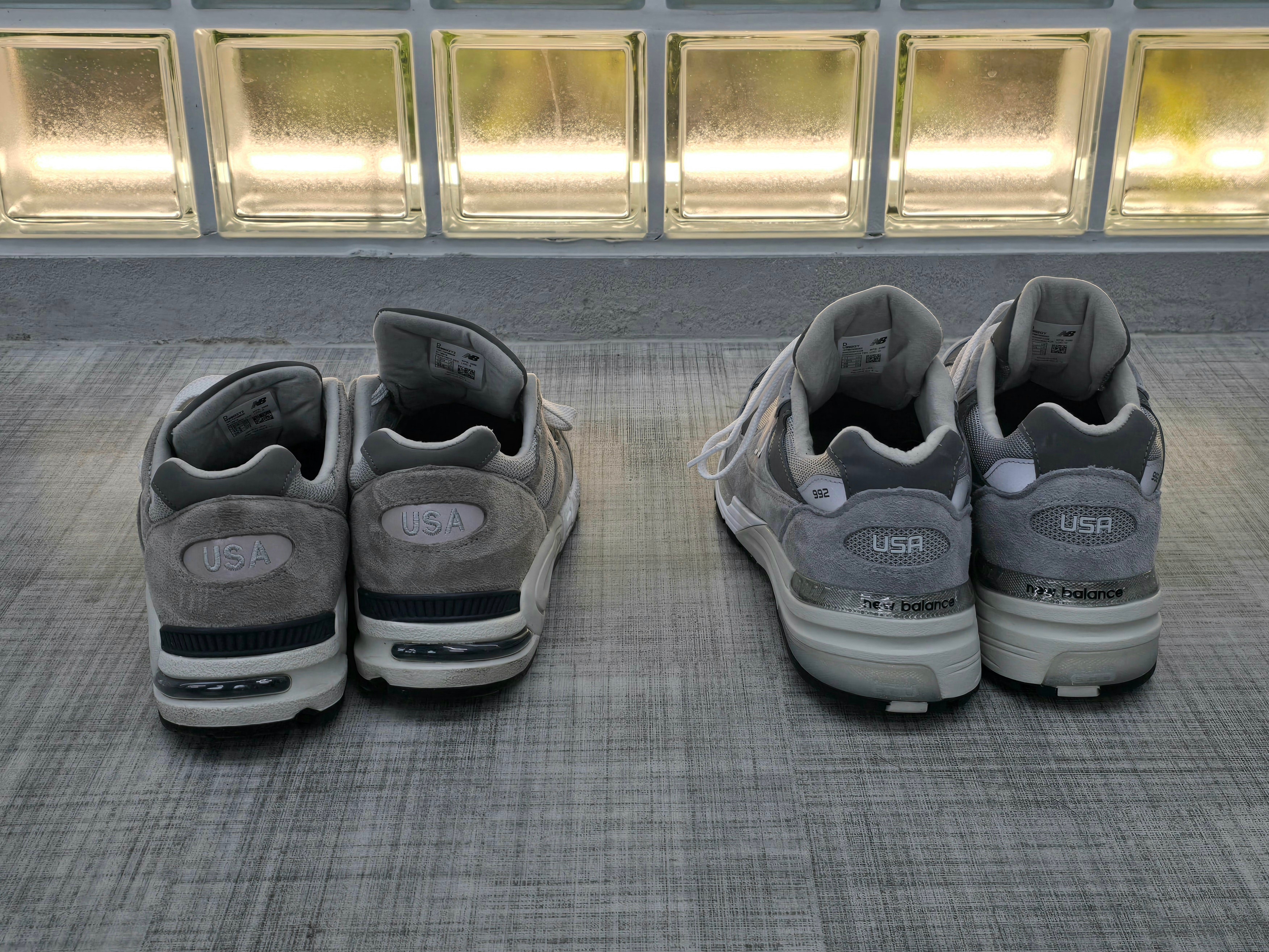 New Balance 992 Made in USA Core Grey Silver Metallic, New Balance 990v2 Made in USA Grey 착용 스타일 - 3