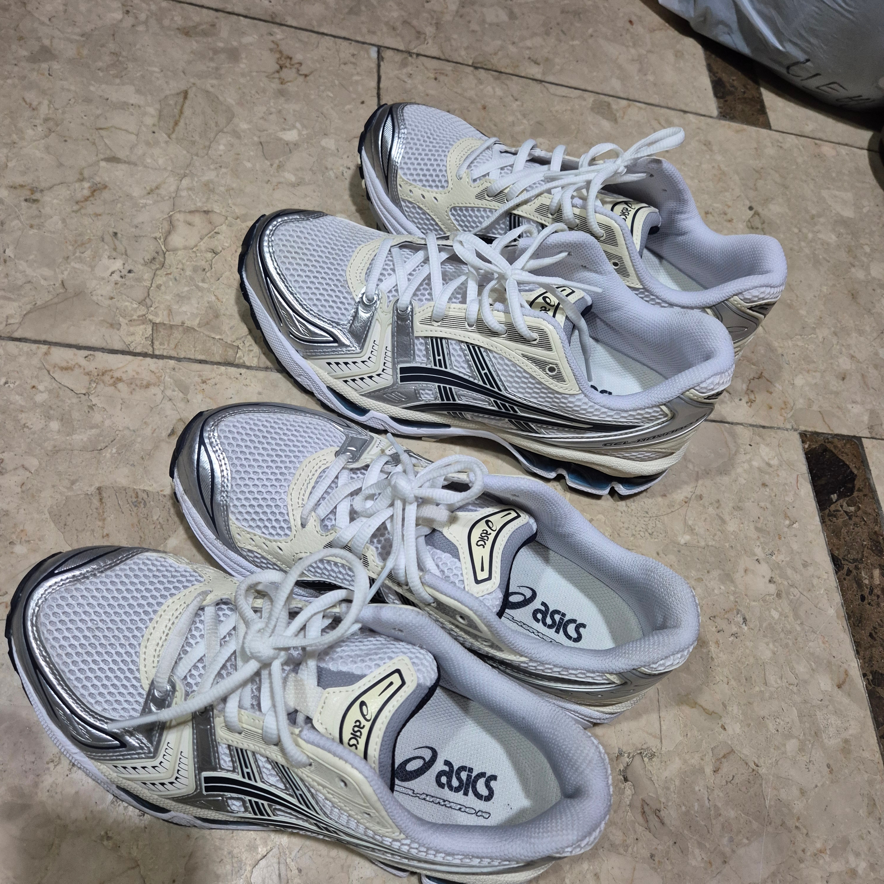 (W) Asics Gel-Kayano 14 White Midnight 착용 스타일 - 2