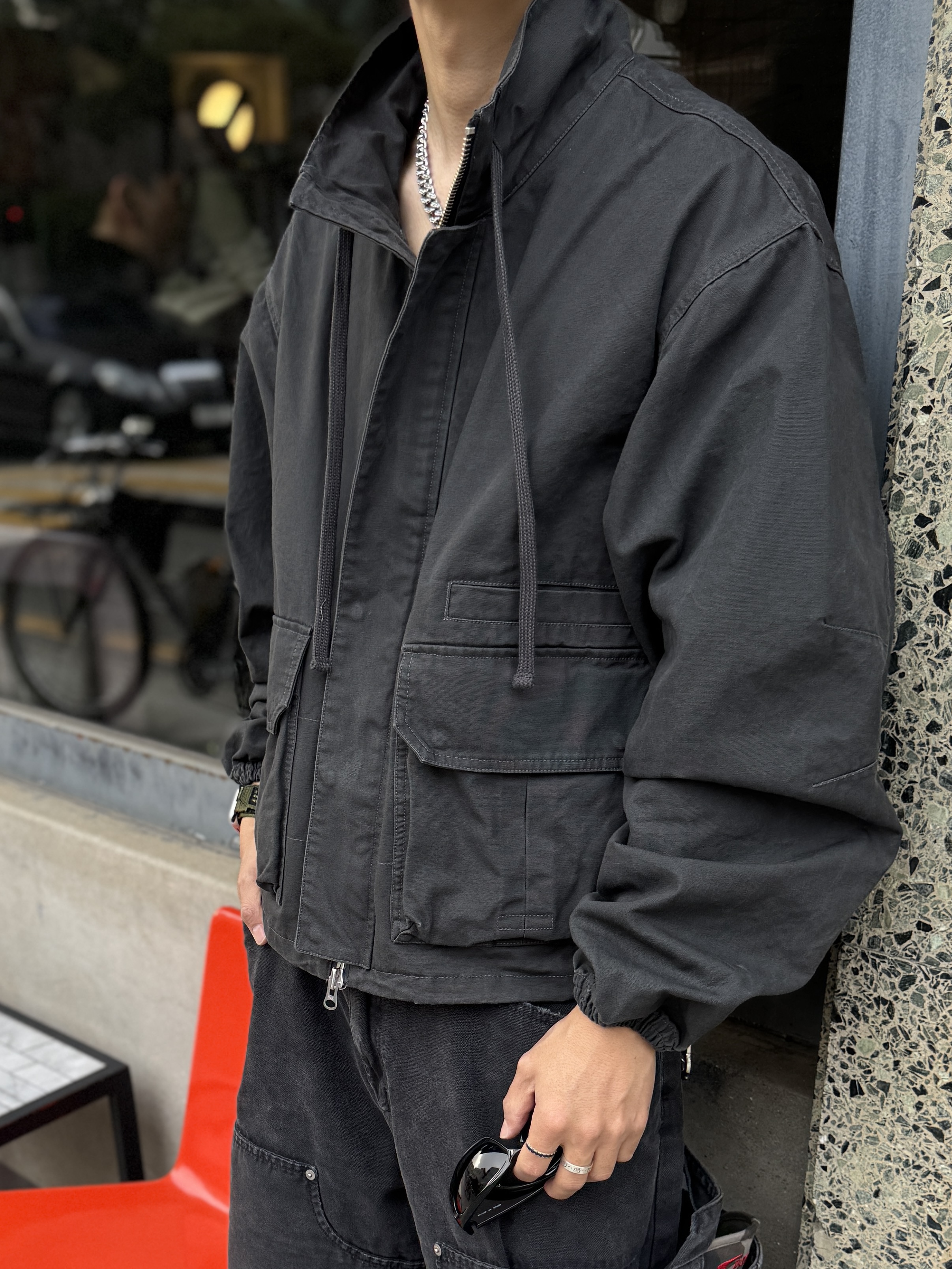 Nonnod Double Knee Cover Pants Vintage Beige, Balenciaga Swift Oval Sunglasses Black 착용 스타일 - 3