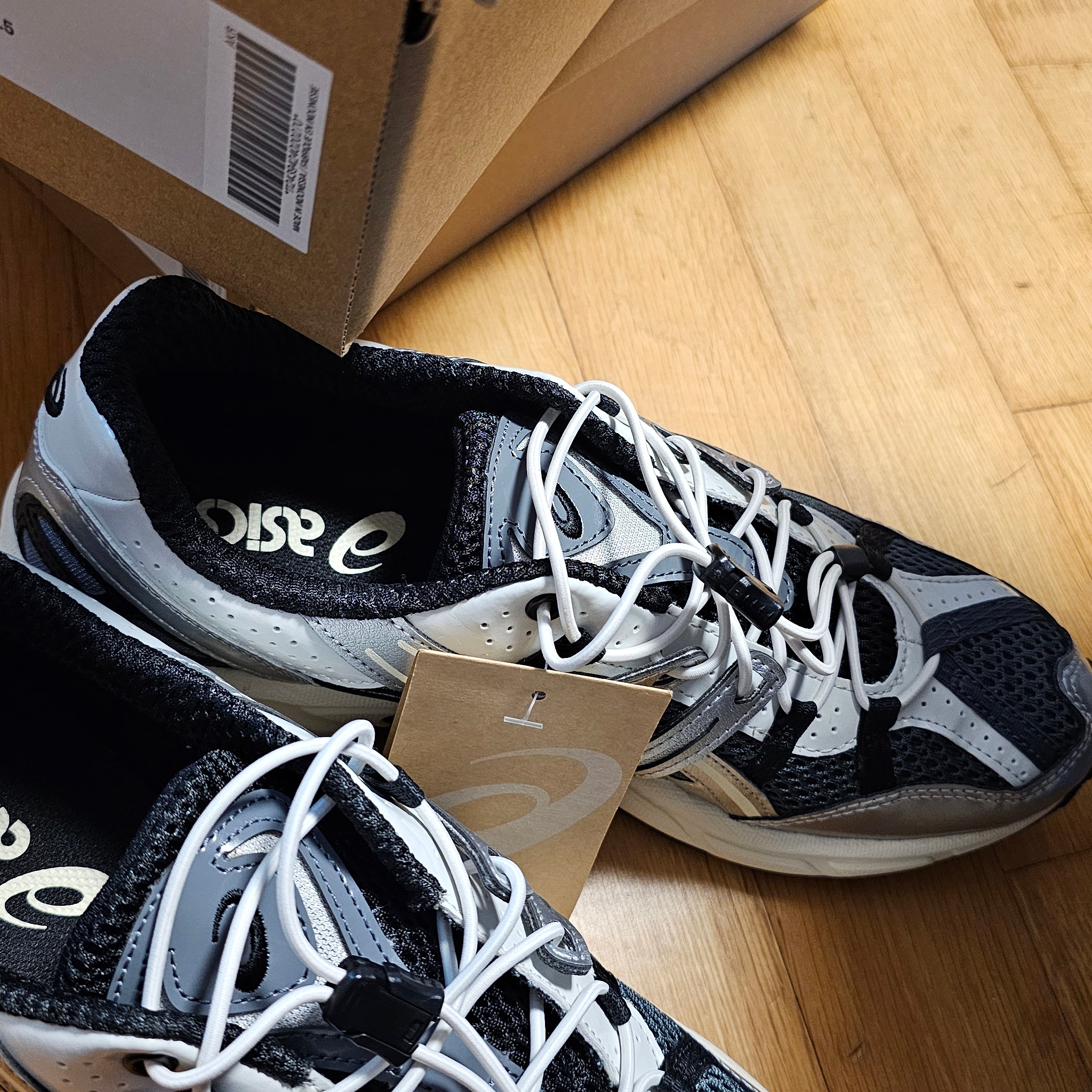 Asics Unlimited Gel-Sonoma 15-50 Steel Grey Pure Silver 착용 스타일