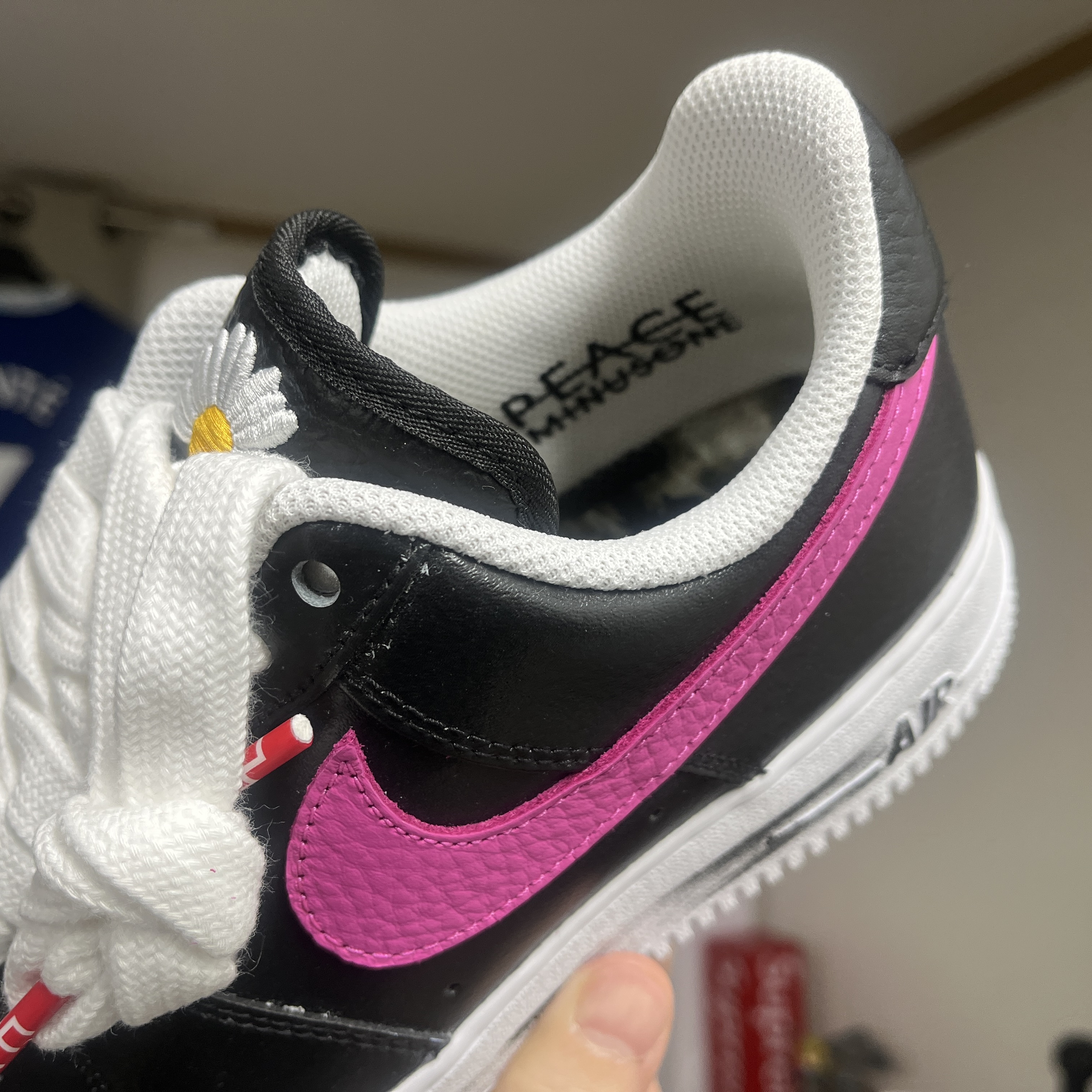 Nike x Peaceminusone Air Force 1 Low Para-Noise 3.0 Black and Multicolor 착용 스타일 - 3