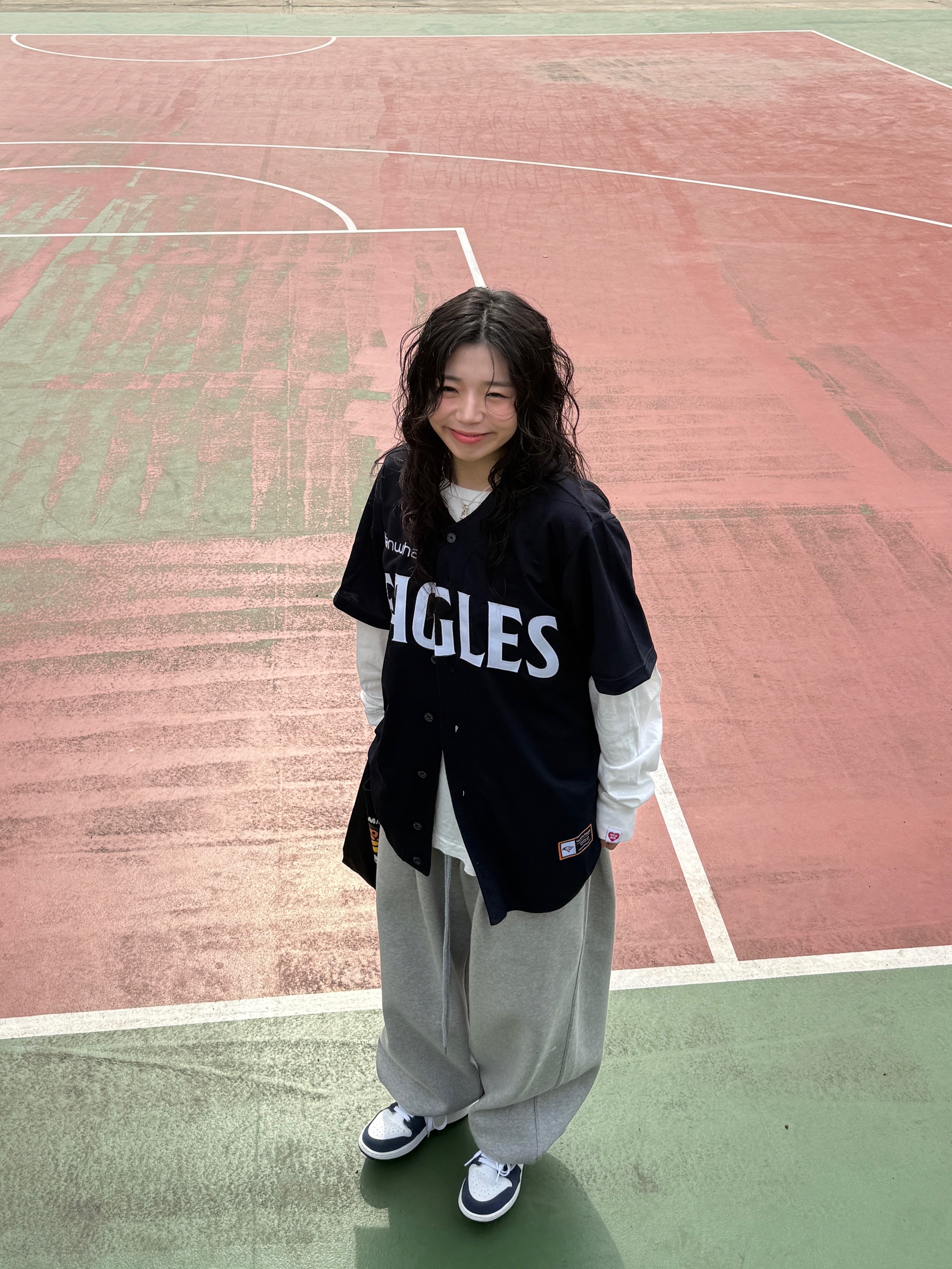 (GS) Jordan 1 Retro High OG CO.JP Midnight Navy, Undermycar Mu.03 Anti Fxxking Logo Play Oversized Sweat Jogger Melange Gray 착용 스타일 - 5
