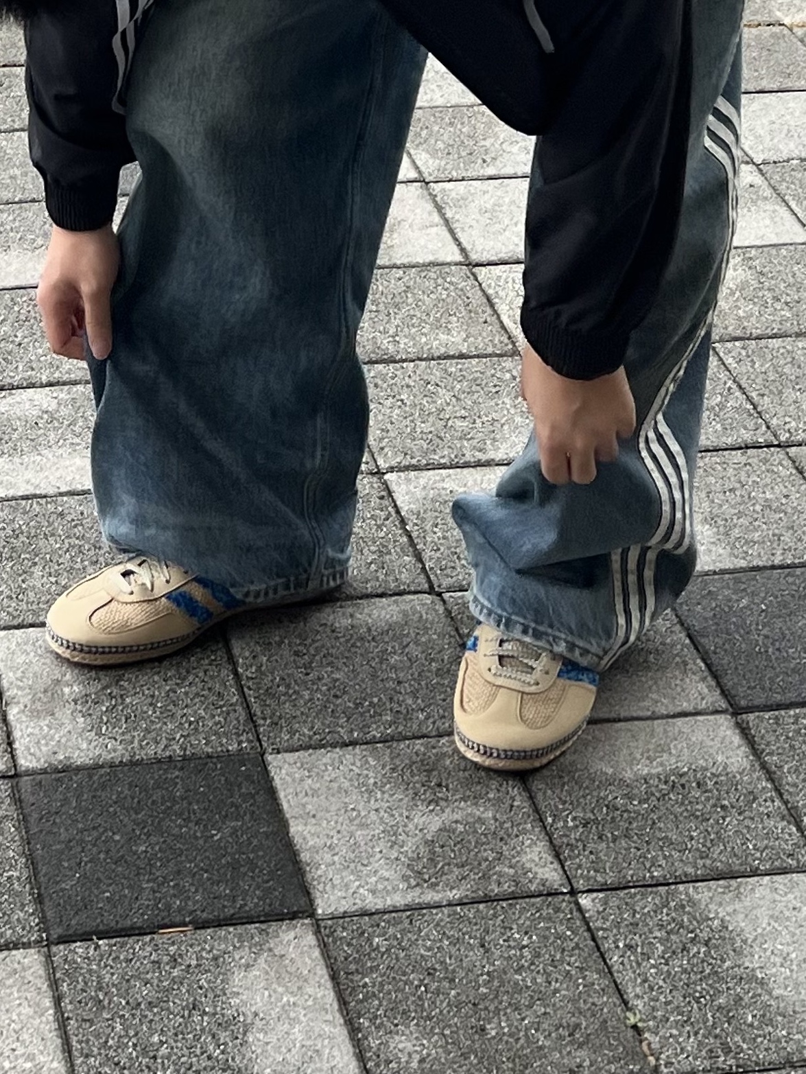 Adidas x Clot Gazelle Linen Khaki Light Blue 착용 스타일