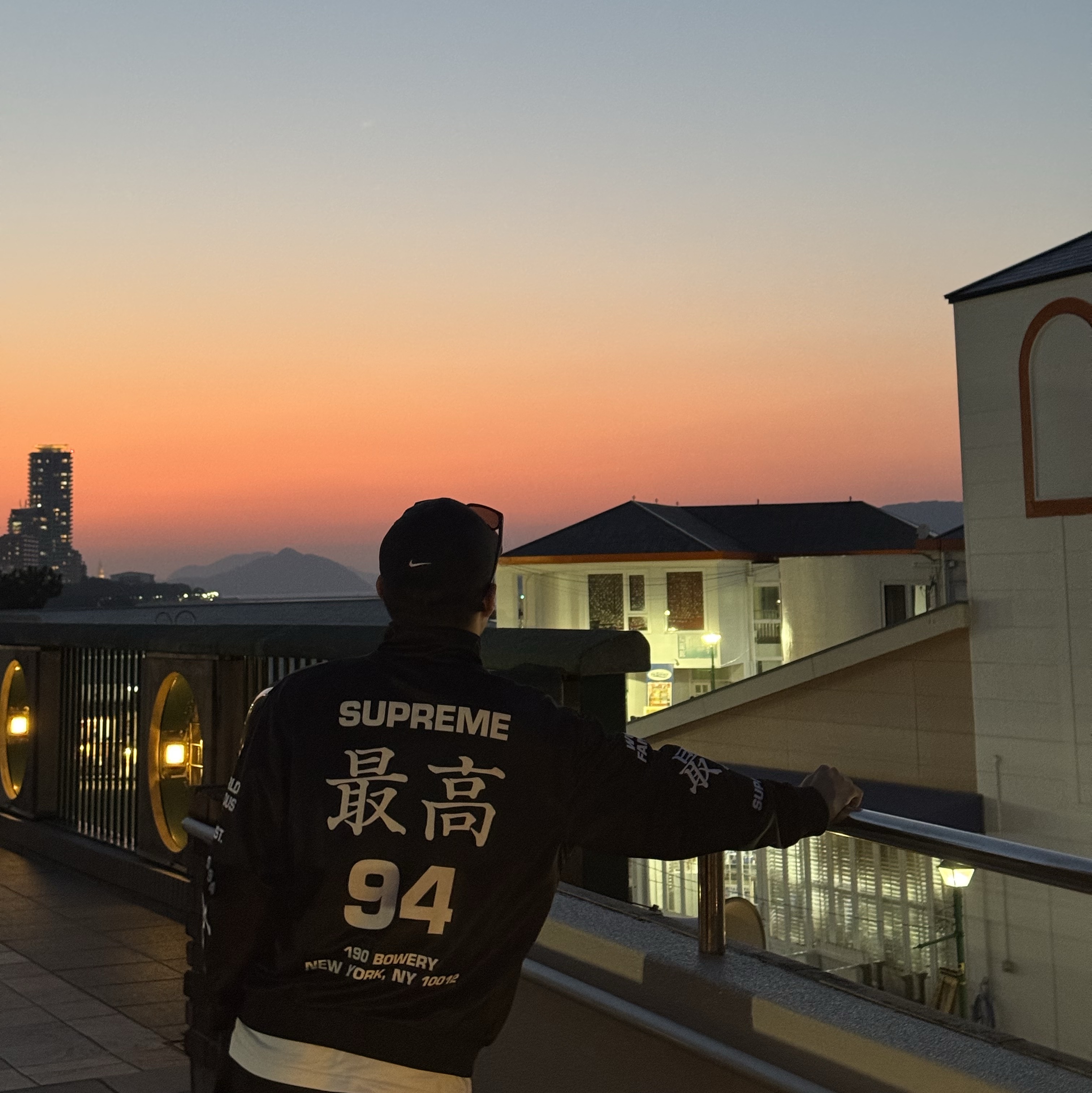 Supreme Worldwide Tricot Track Jacket Black - 25SS, Nike Dri-Fit Legacy 91 Golf Cap Black 착용 스타일