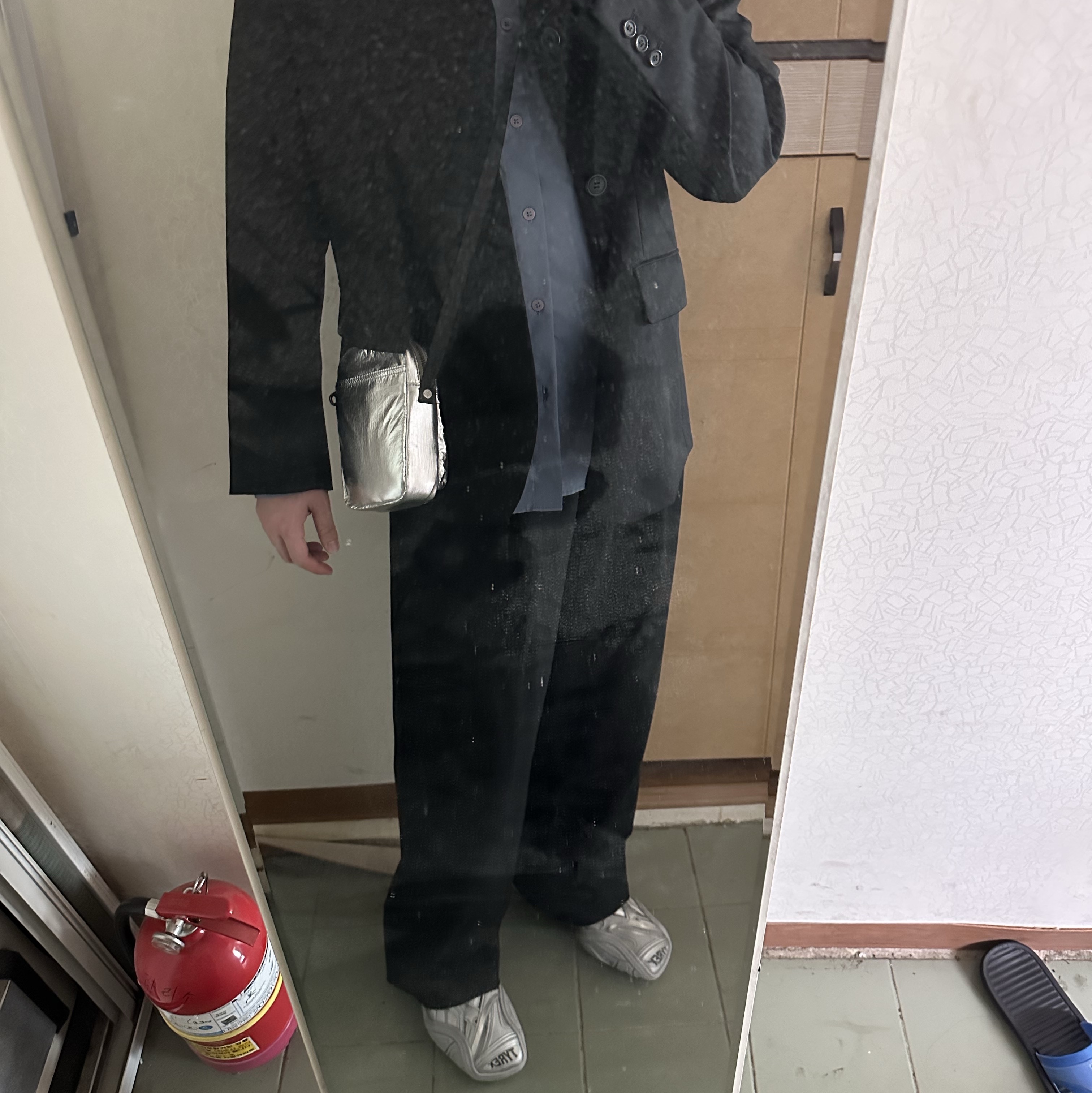 Balenciaga Tyrex Sneakers Silver 착용 스타일