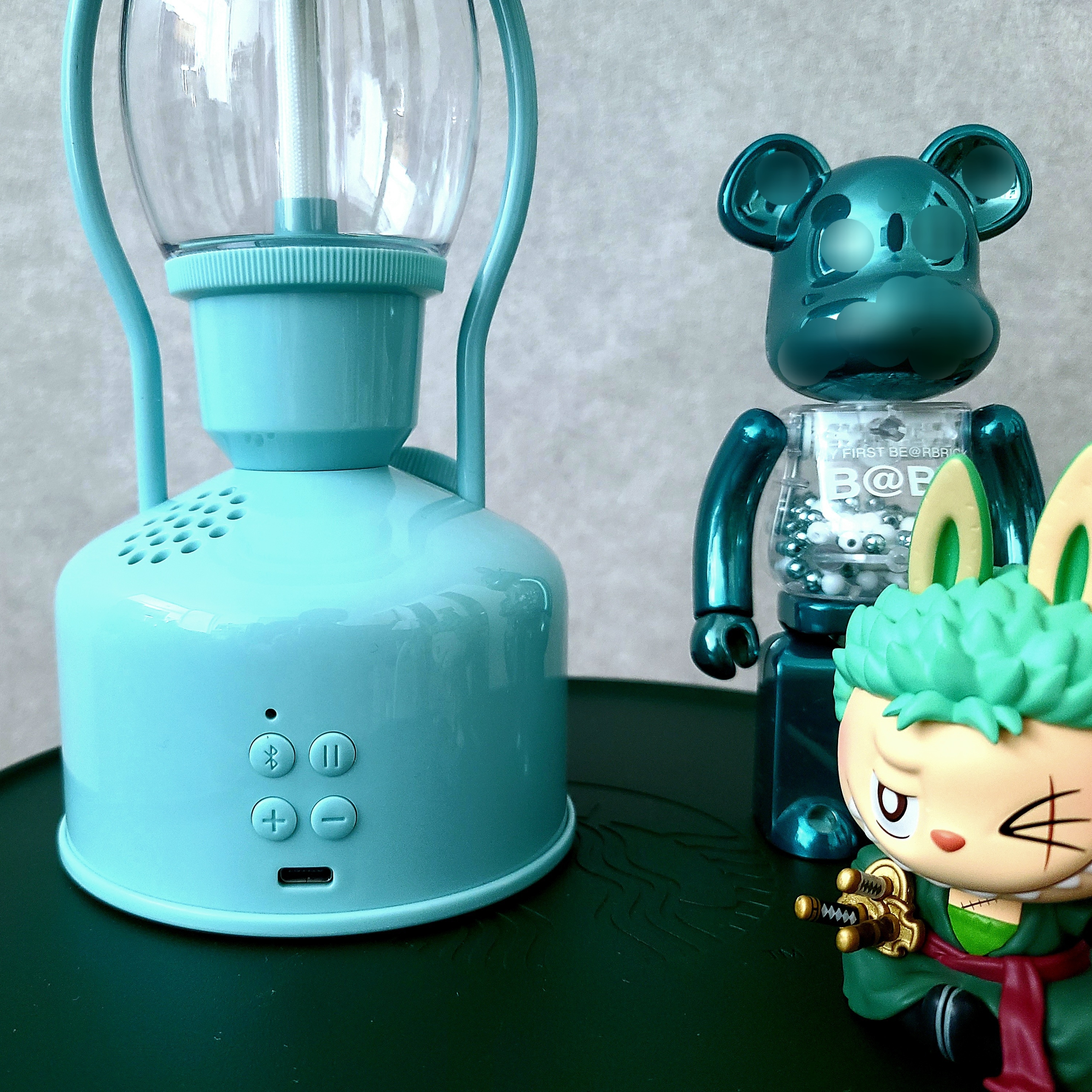 Starbucks Summer Night Singing Lantern Mint Blue (Korean Ver.), Starbucks x Helinox Side Table Green 착용 스타일 - 3