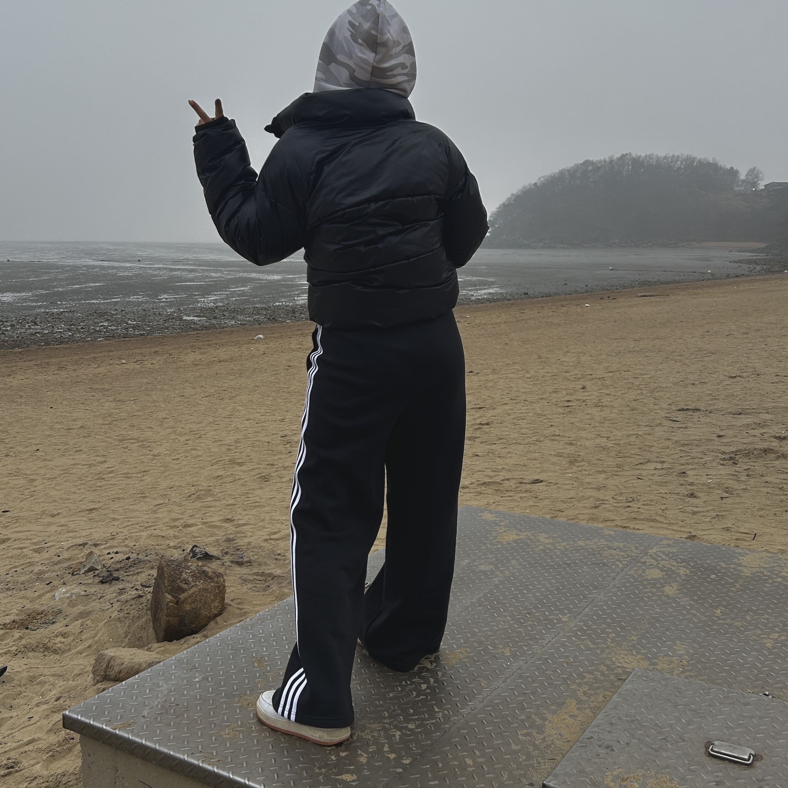 (W) Adidas Essentials 3-Stripes French Terry Wide Pants Black - KR Sizing 착용 스타일