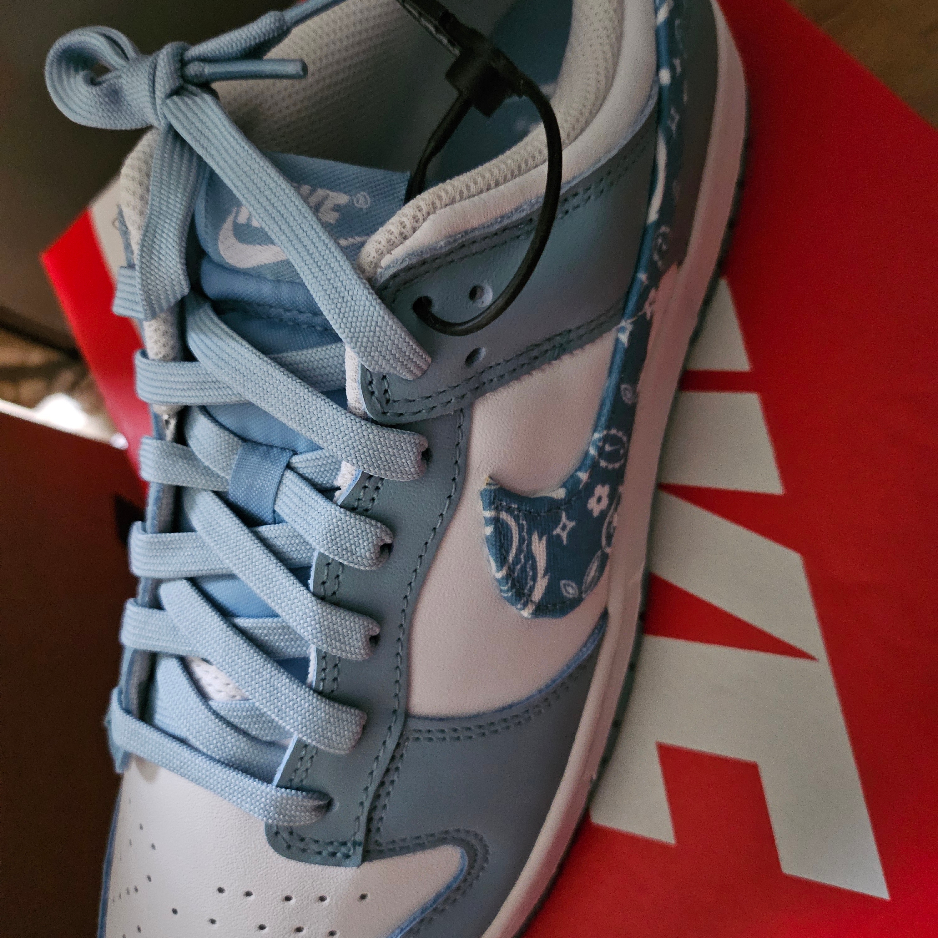 (W) Nike Dunk Low Essential Blue Paisley 착용 스타일