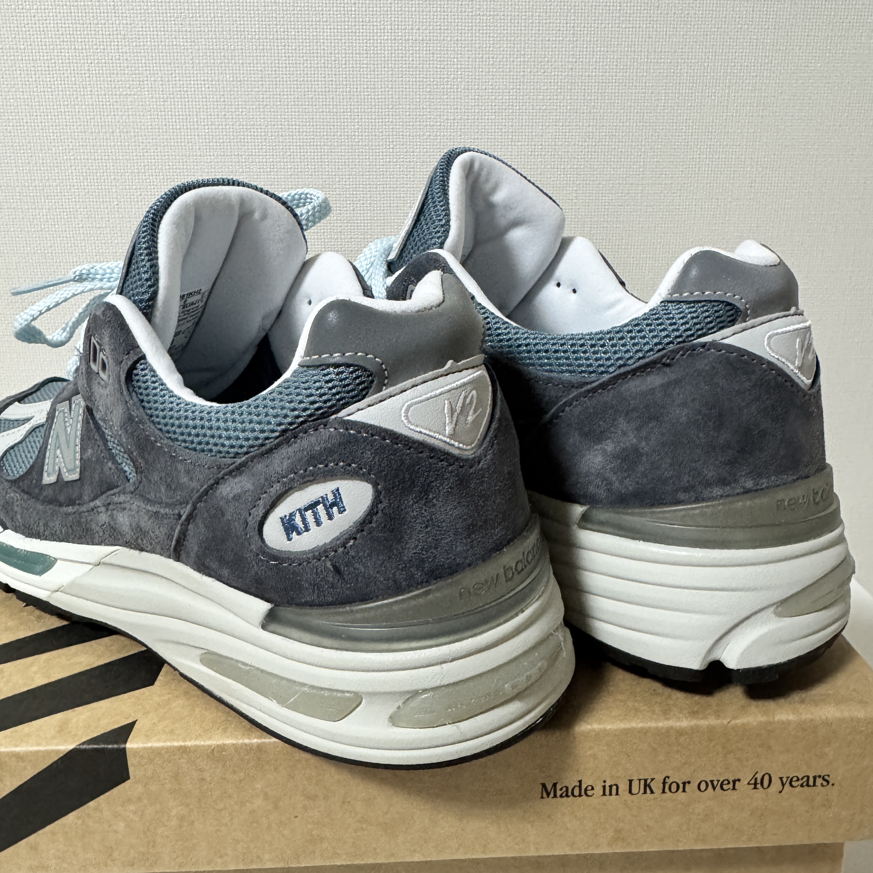 New Balance x Kith 991v2 Made in UK Steel Blue Grey 착용 스타일 - 4