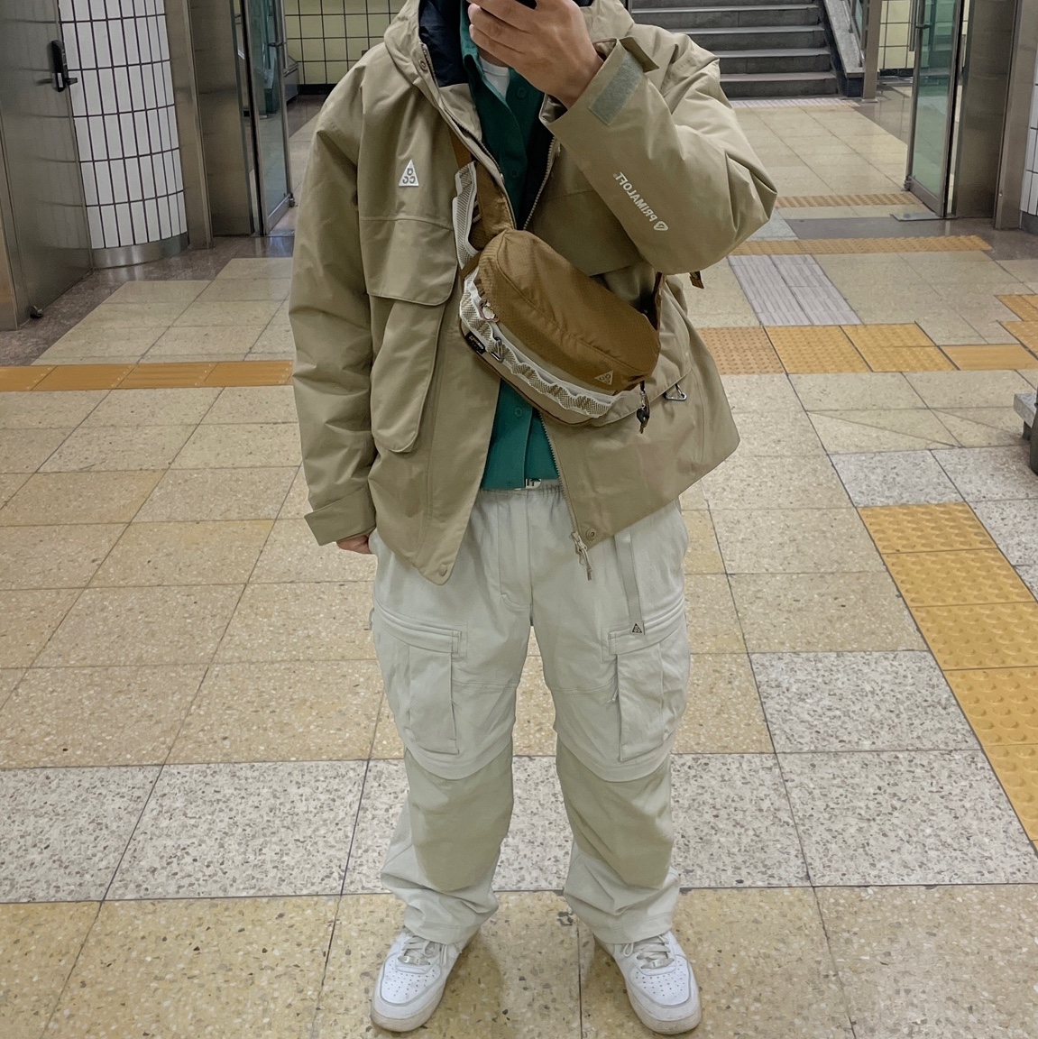 Nike ACG Primaloft Skull Peak Storm-Fit Jacket Khaki Anthracite - Asia, Nike ACG Smith Summit Cargo Pants Light Bone - Asia 착용 스타일