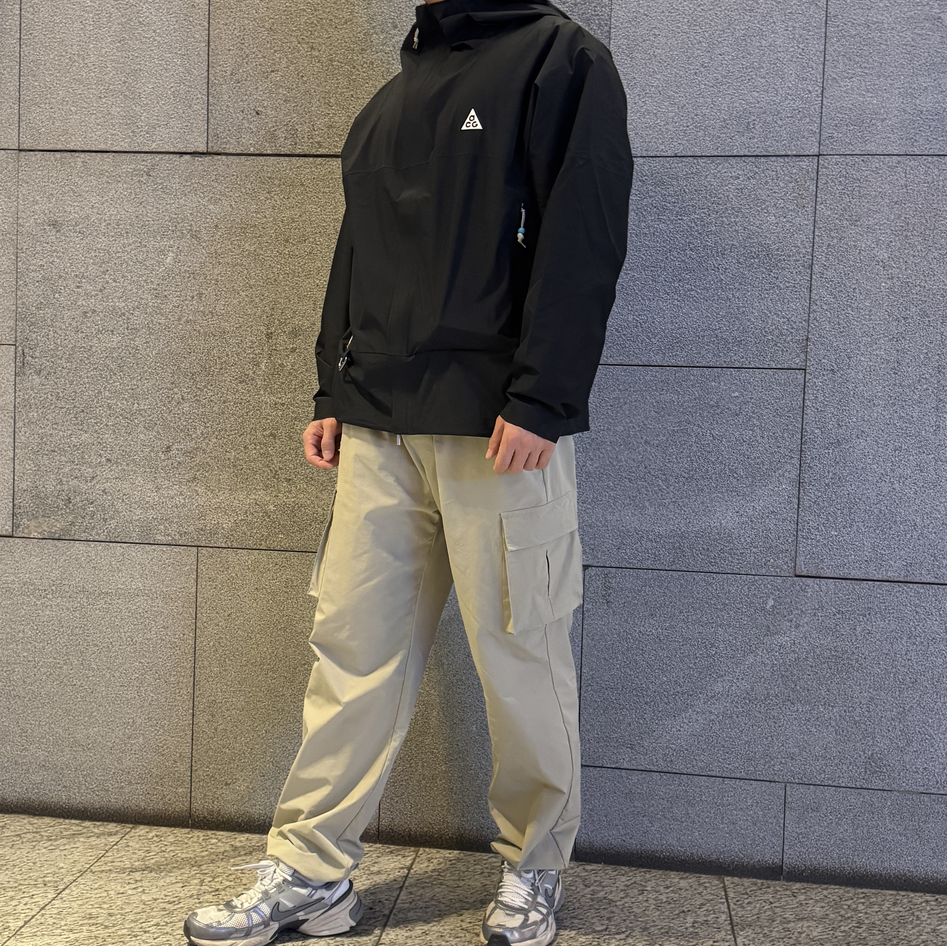 Nike ACG Storm-Fit ADV Cascade Rains Full Zip Jacket Black - Asia, Nike V2K Run Pure Platinum Wolf Grey 착용 스타일