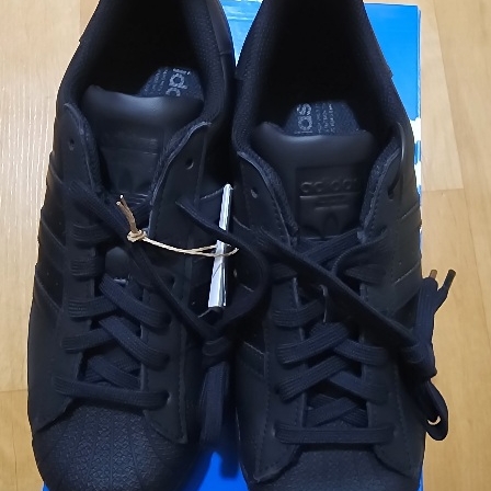 Adidas Superstar Triple Black 착용 스타일