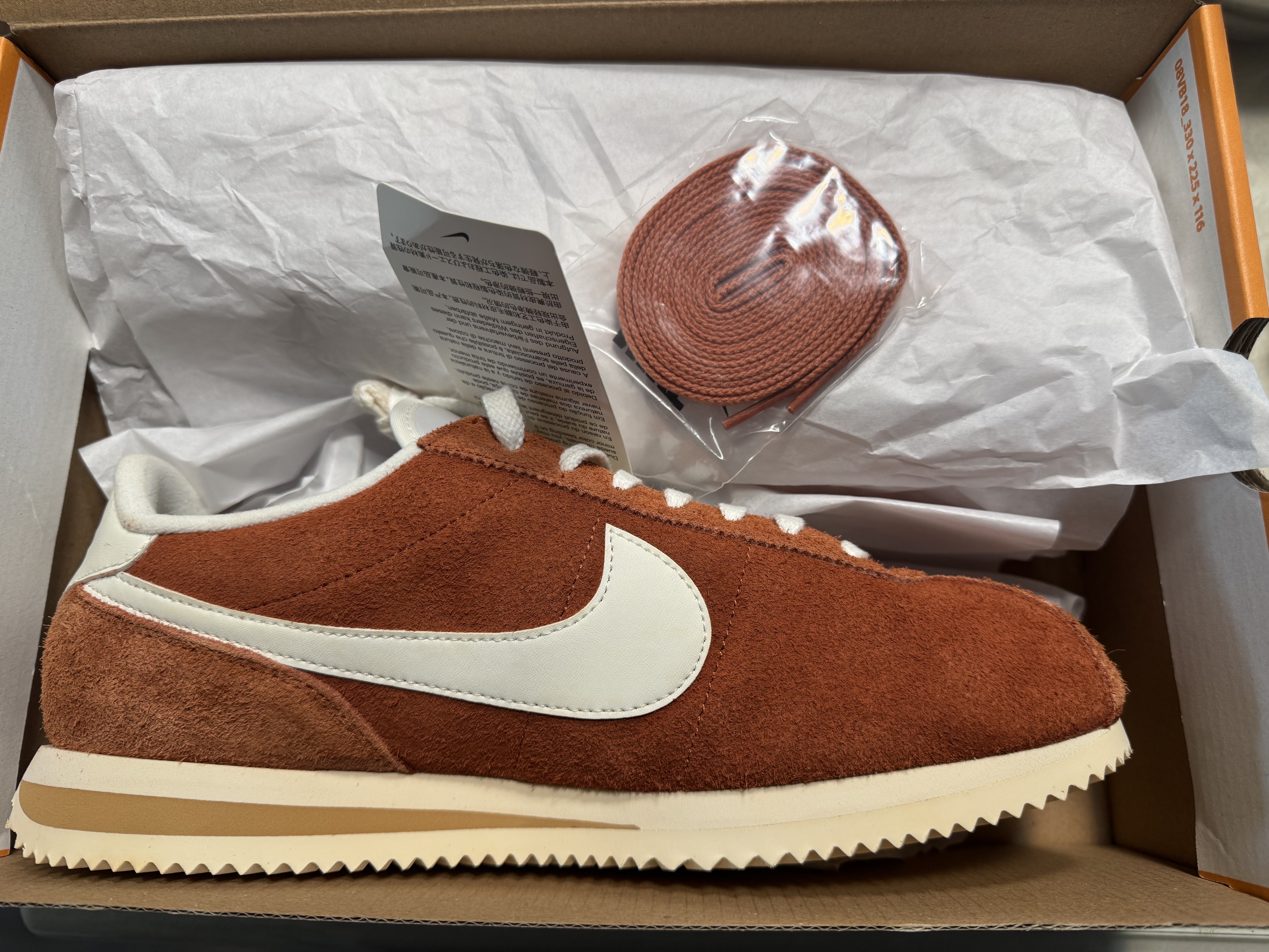 Nike Cortez SE Dark Russet Flax 착용 스타일 - 1