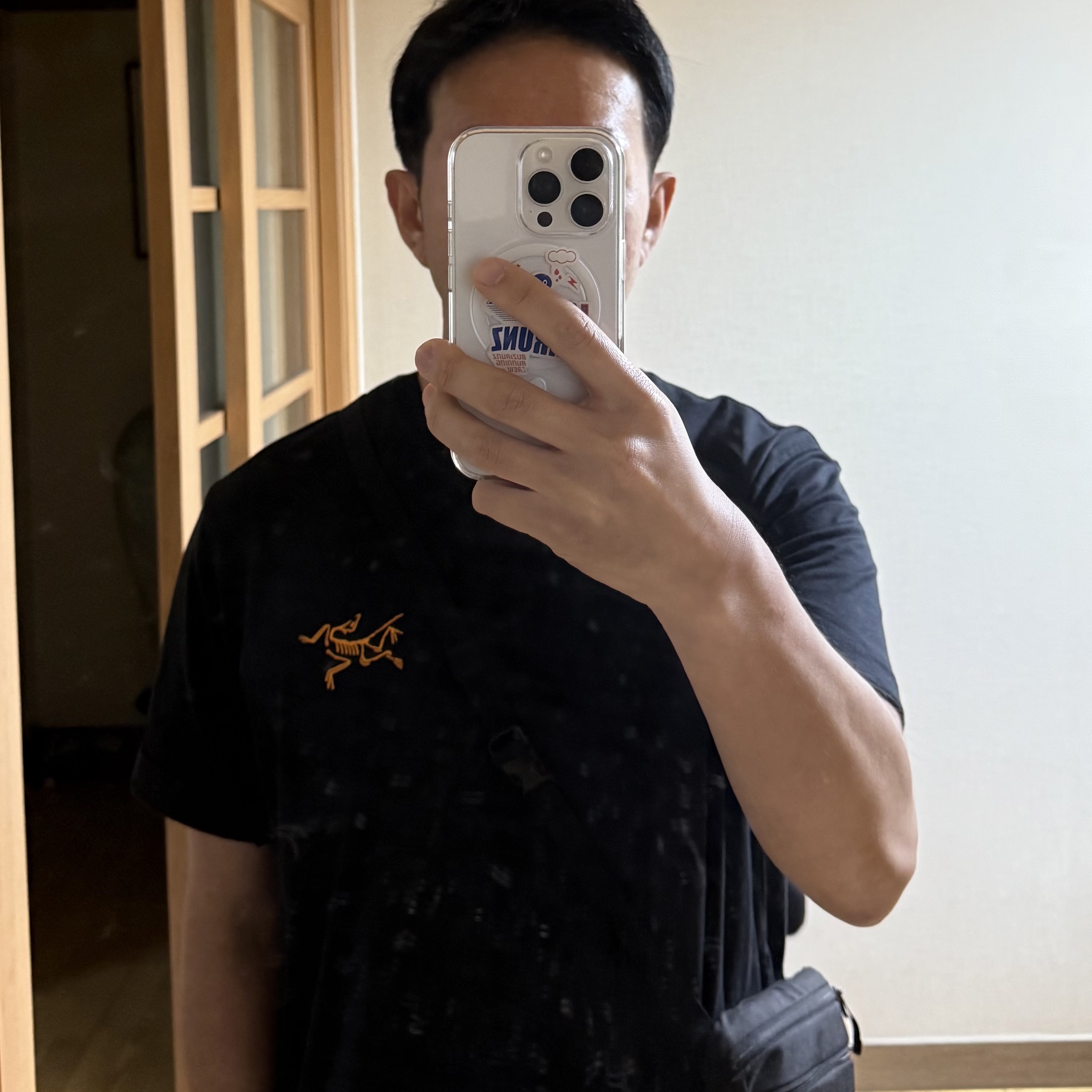 Arc'teryx Arc'Multi Bird Logo SS T-Shirt Black 착용 스타일 - 1