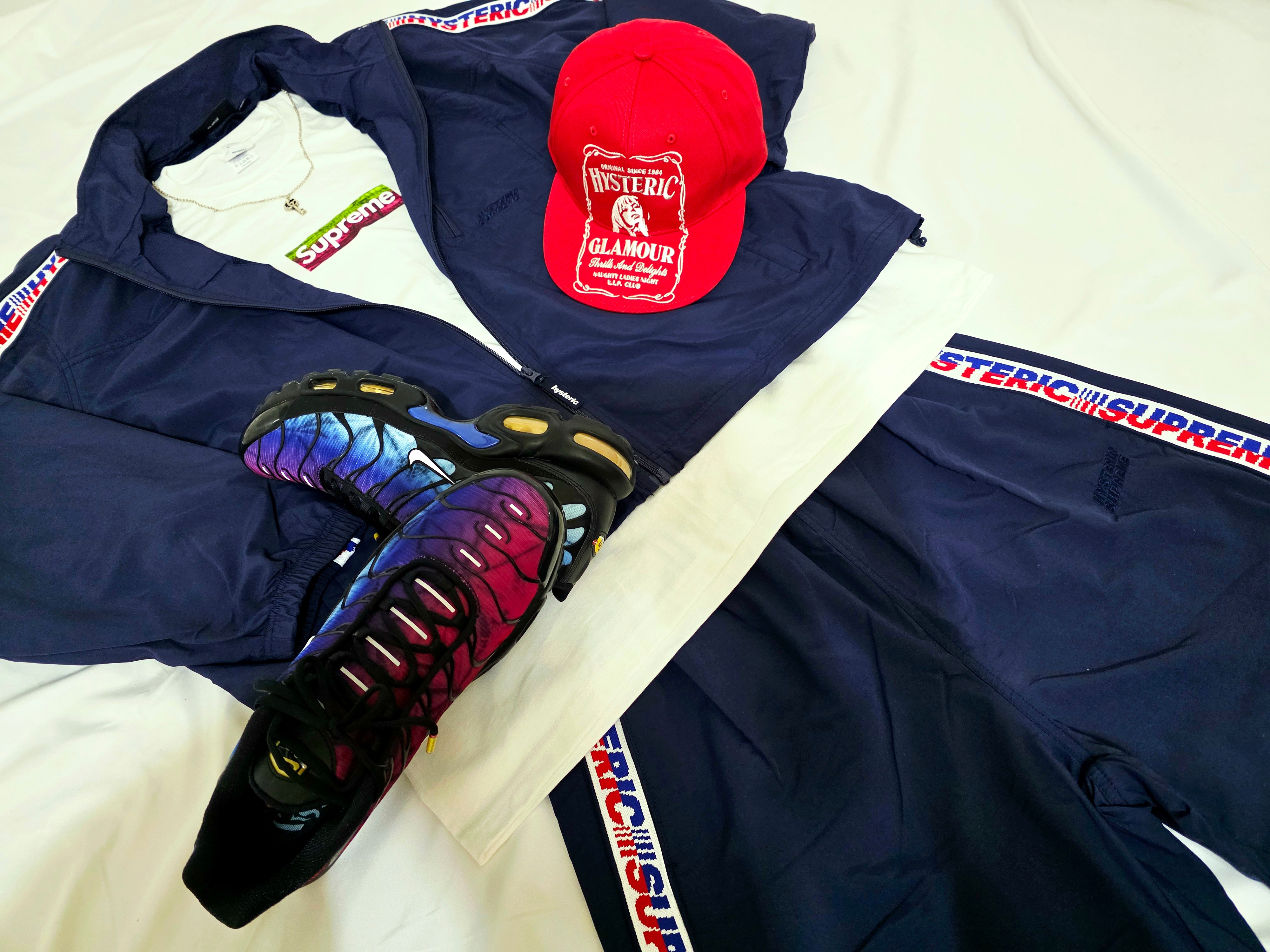 Supreme x Hysteric Glamour Track Jacket Navy - 24FW, Supreme x Hysteric Glamour Track Pant Navy - 24FW 착용 스타일 - 3
