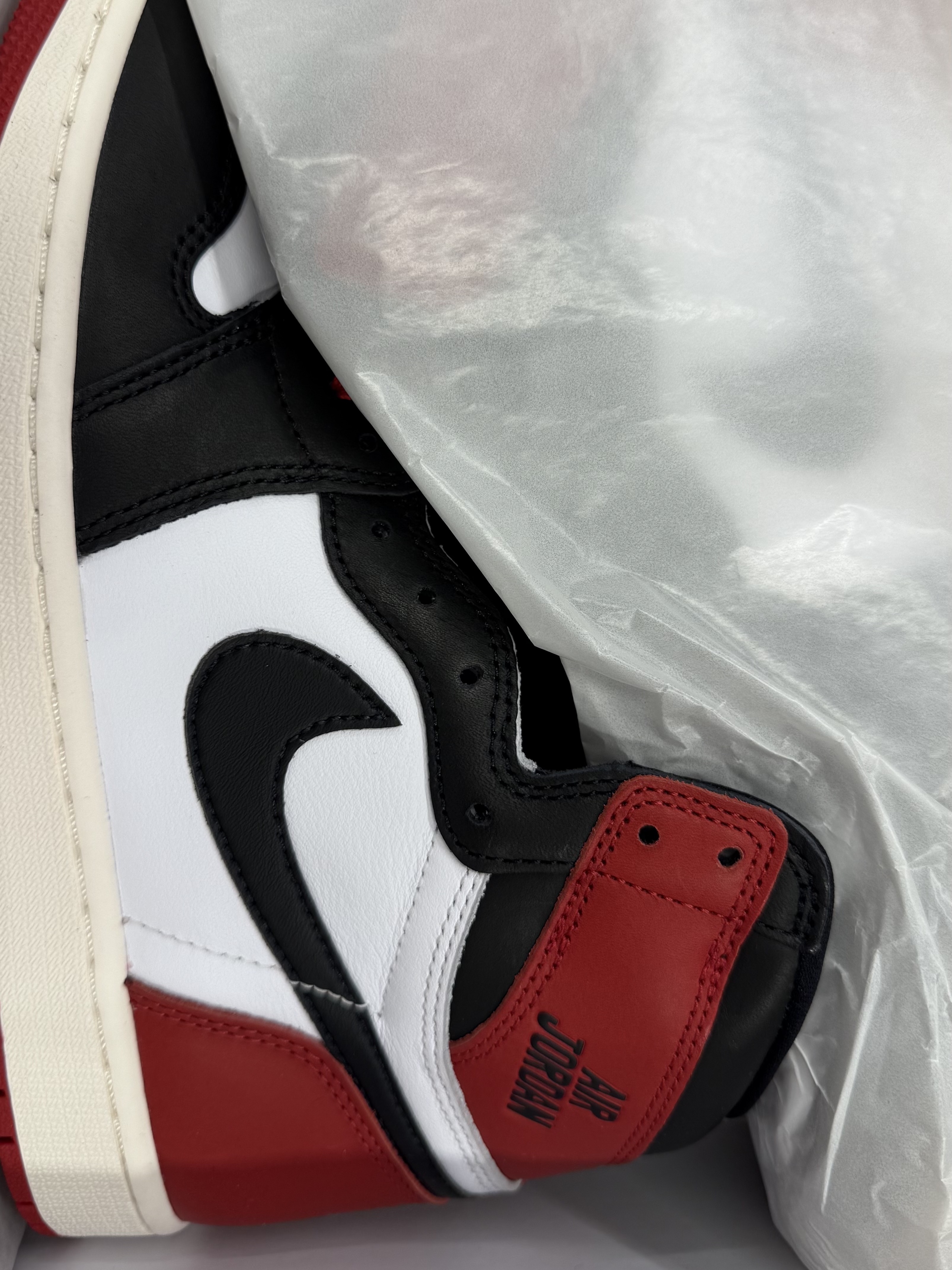 Jordan 1 Retro High OG Black Toe 착용 스타일