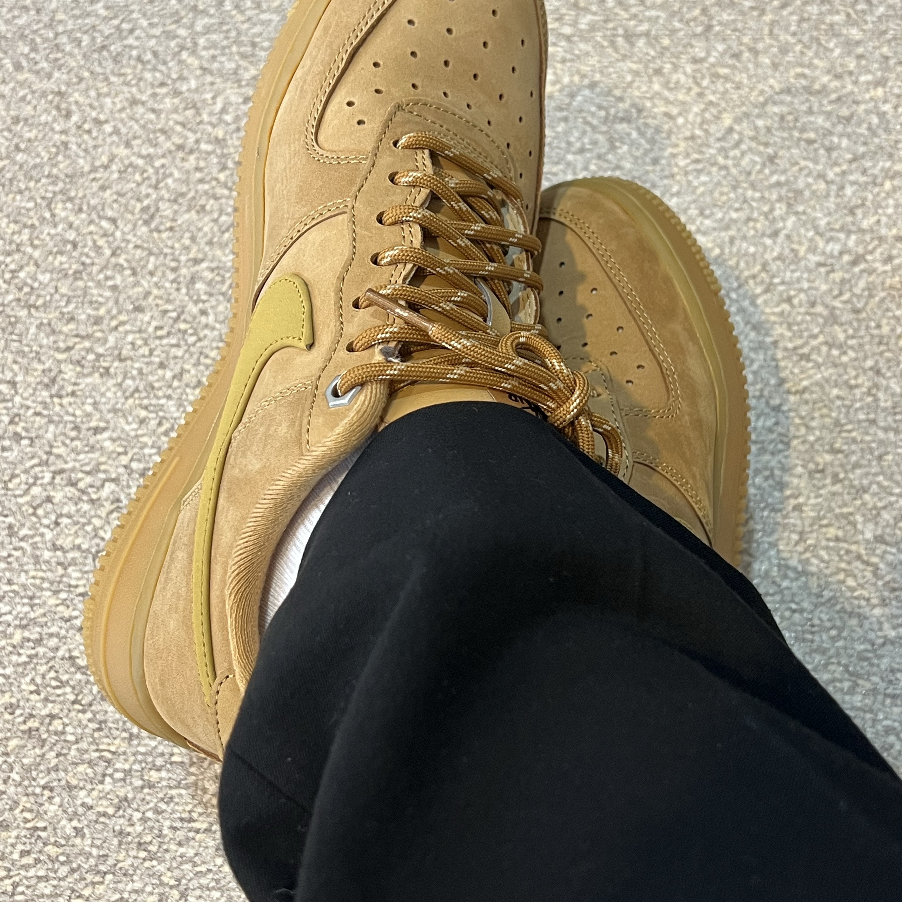 Nike Air Force 1 '07 WB Flax 착용 스타일