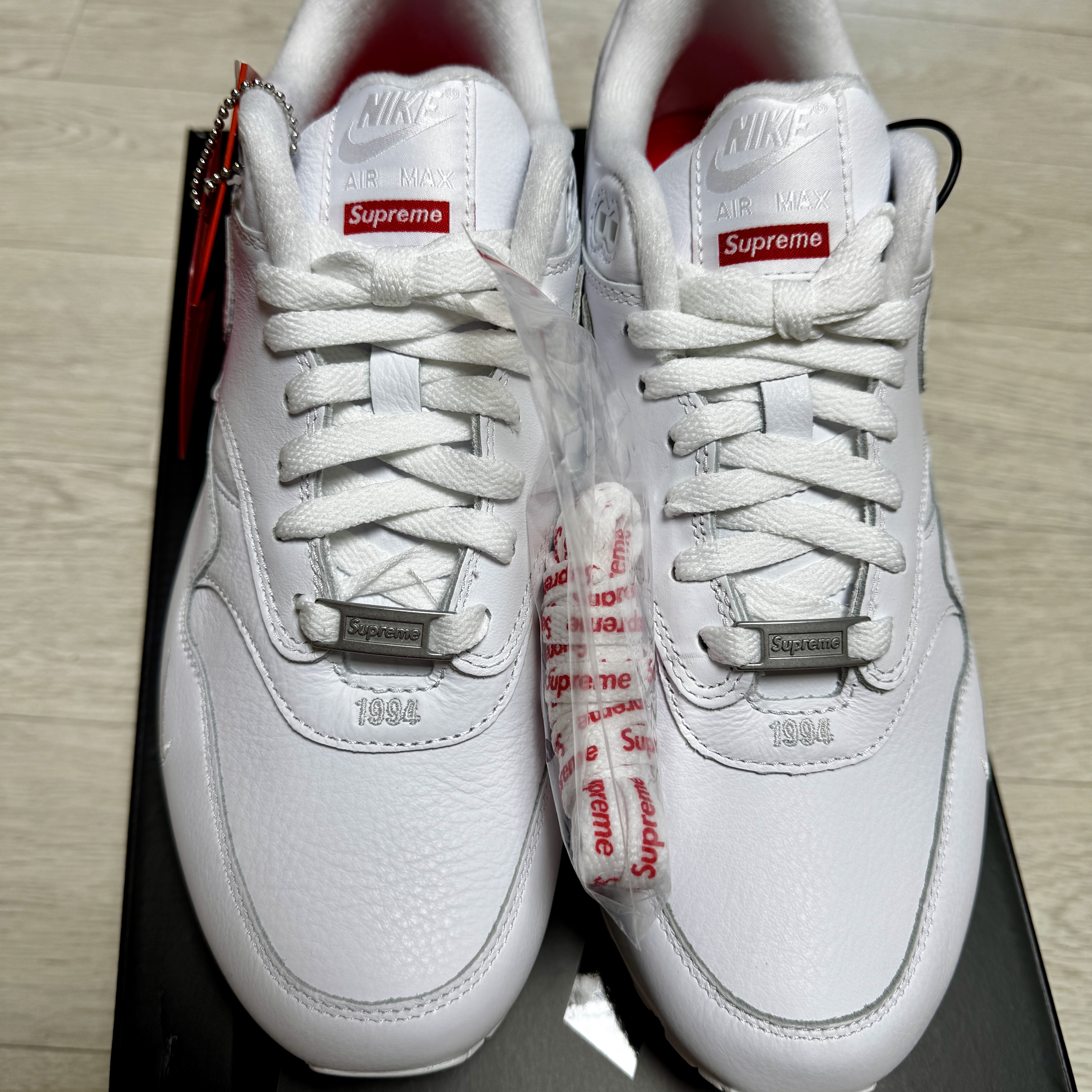 Nike x Supreme Air Max 1 '87 White - 25SS 착용 스타일 - 2