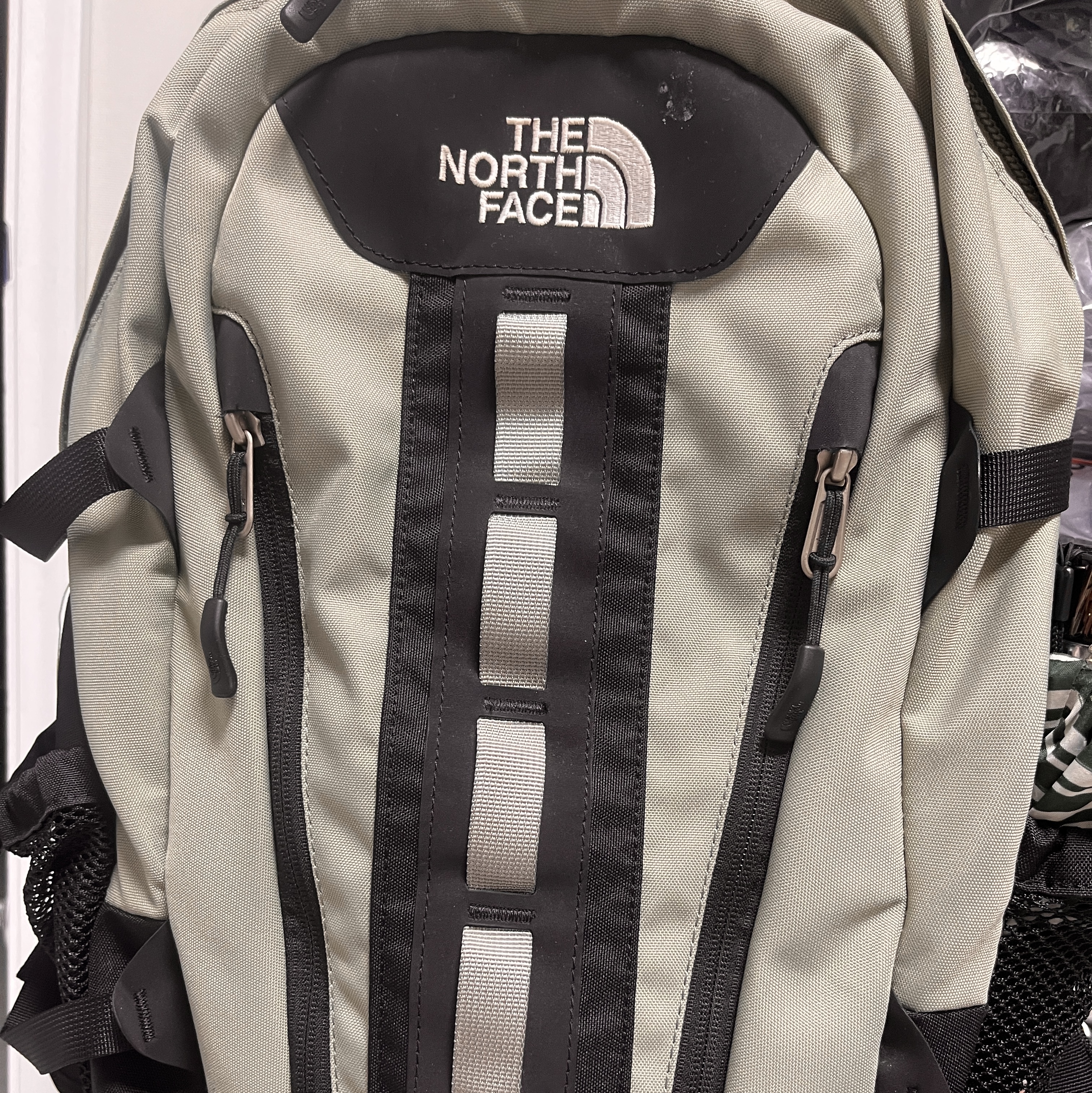The North Face Big Shot Light Gray 착용 스타일